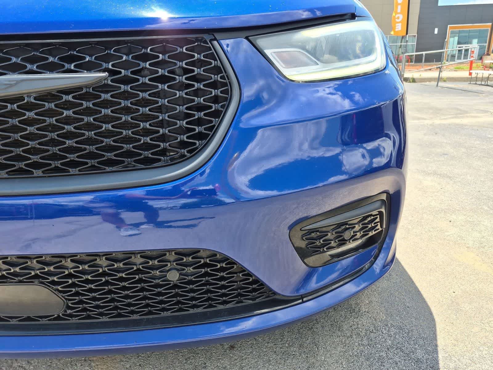 Thumbnail: 2021 Chrysler Pacifica - 11