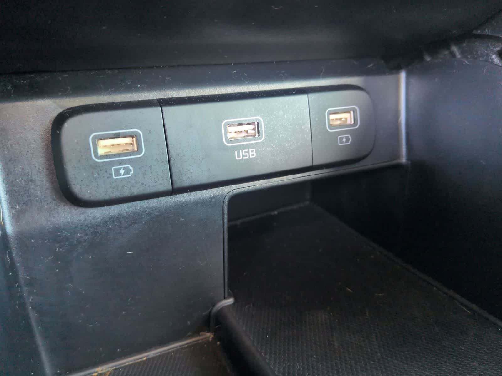 Thumbnail: 2022 Kia Sorento - 29