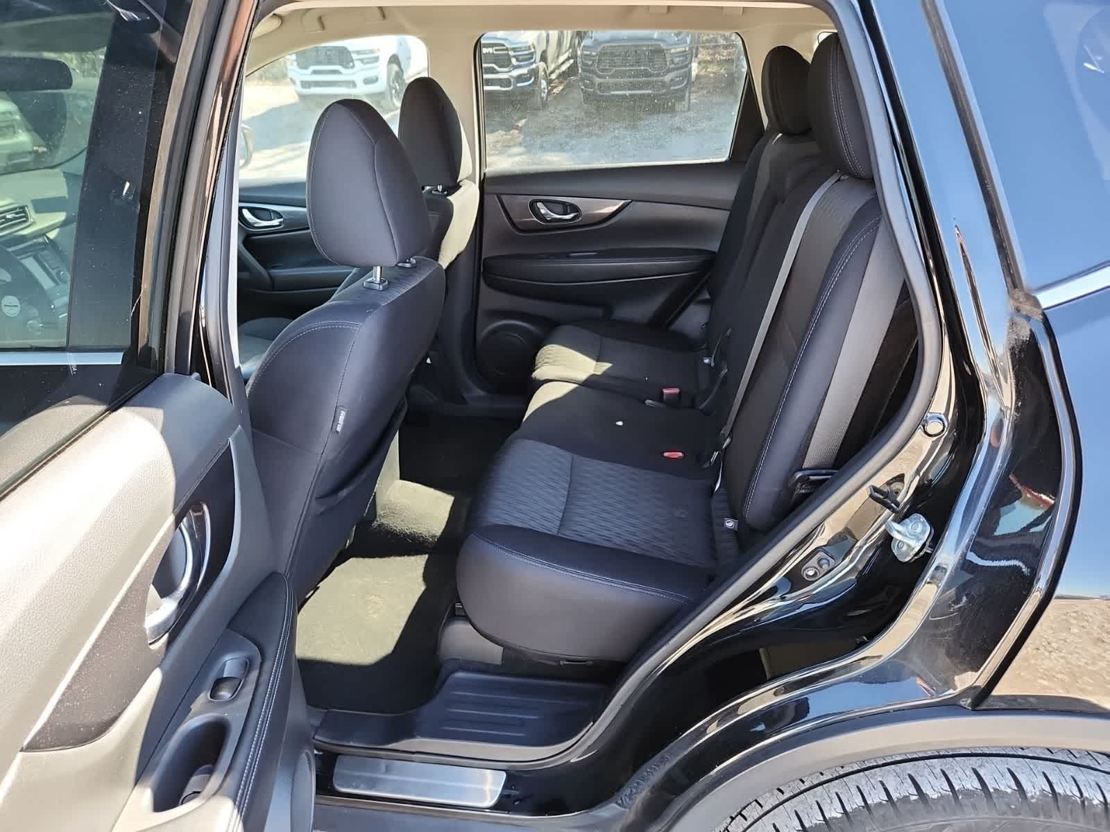 Thumbnail: 2018 Nissan Rogue - 26