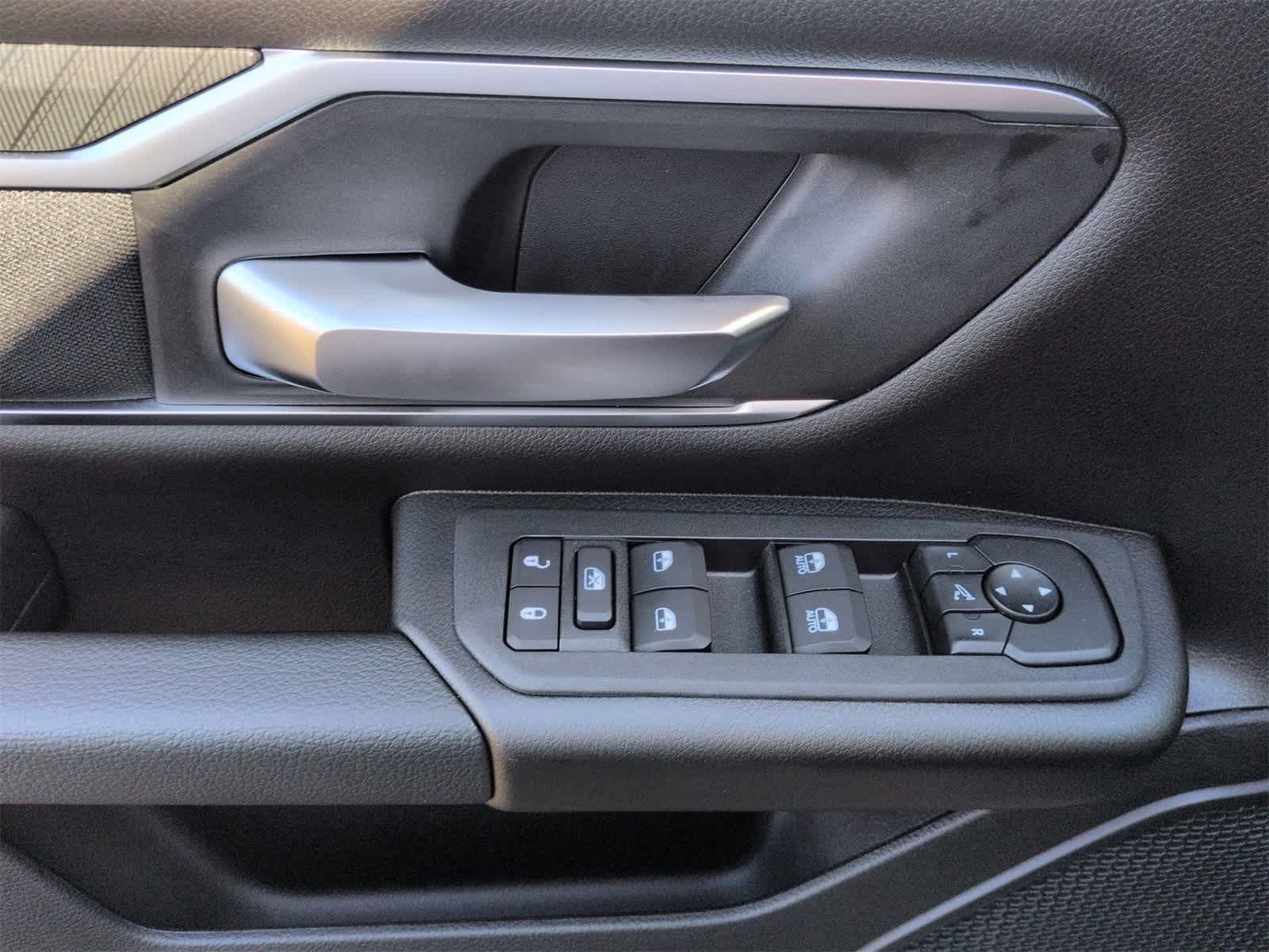 Thumbnail: 2026 RAM 1500 - 17