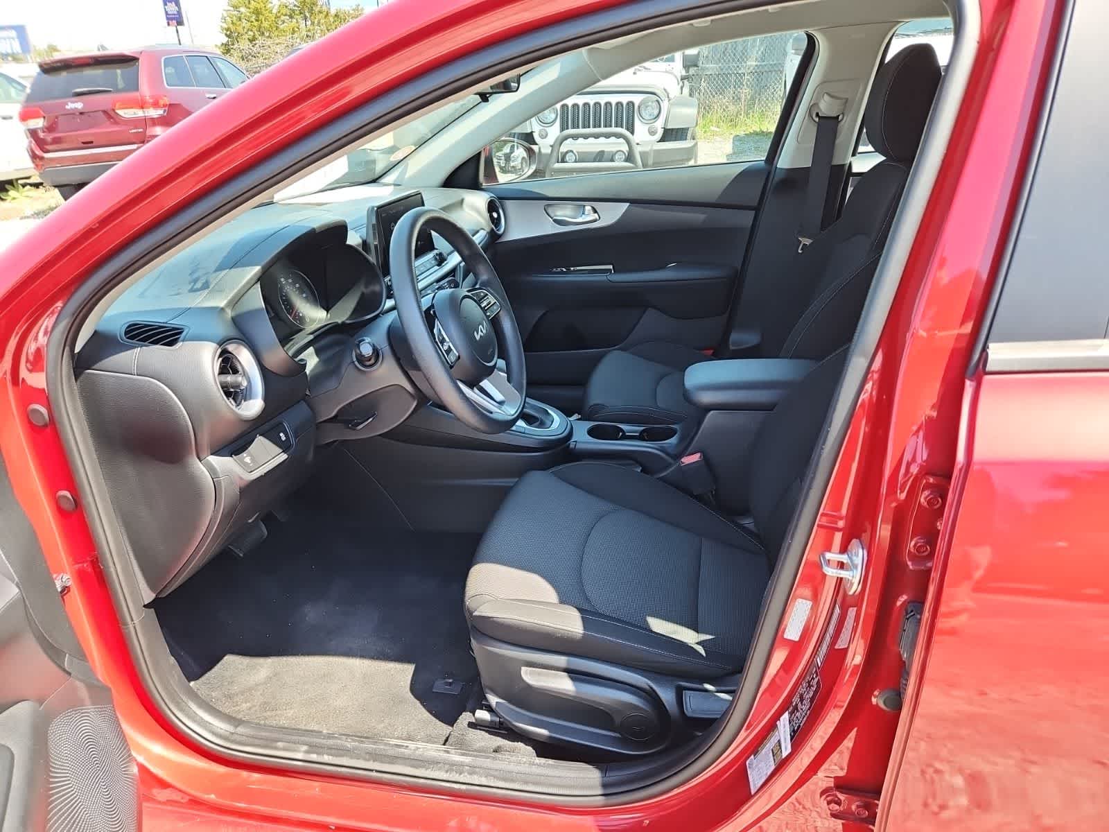 Thumbnail: 2023 Kia Forte - 15