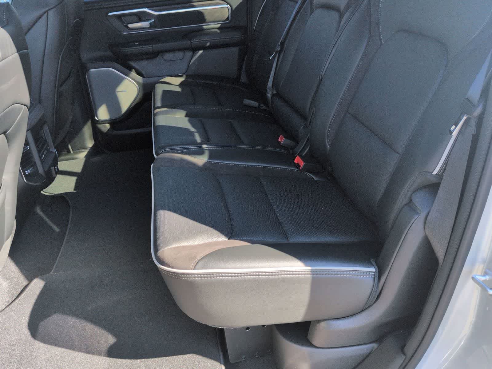 Thumbnail: 2026 RAM 1500 - 17