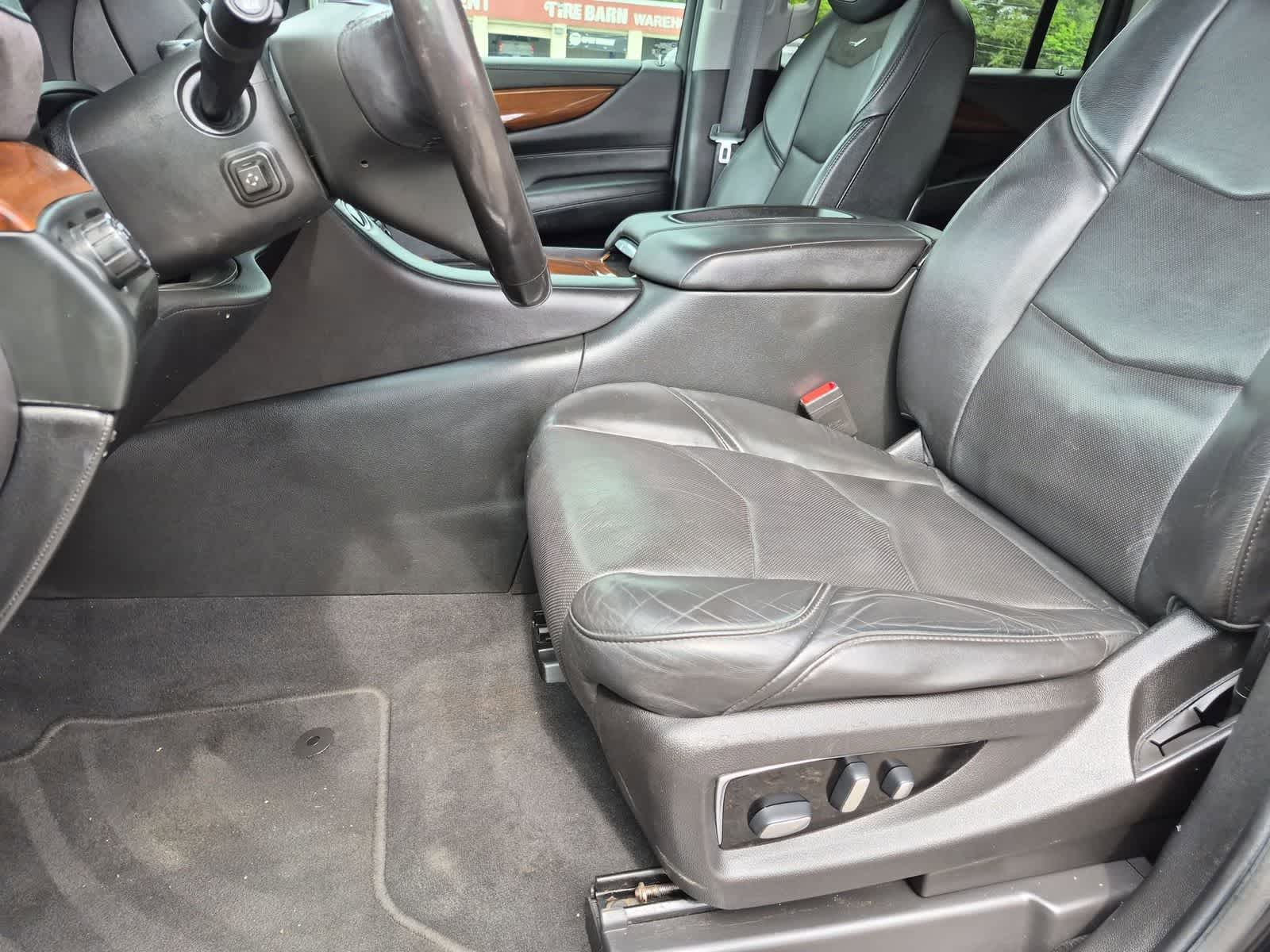 Thumbnail: 2019 Cadillac Escalade - 16