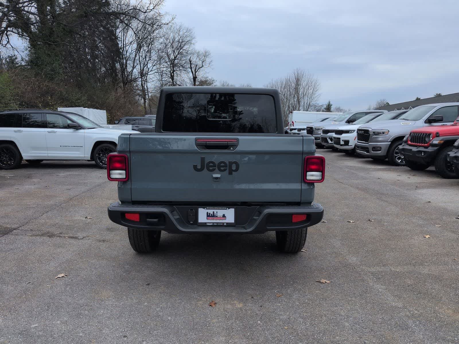 Thumbnail: 2026 Jeep Gladiator - 7