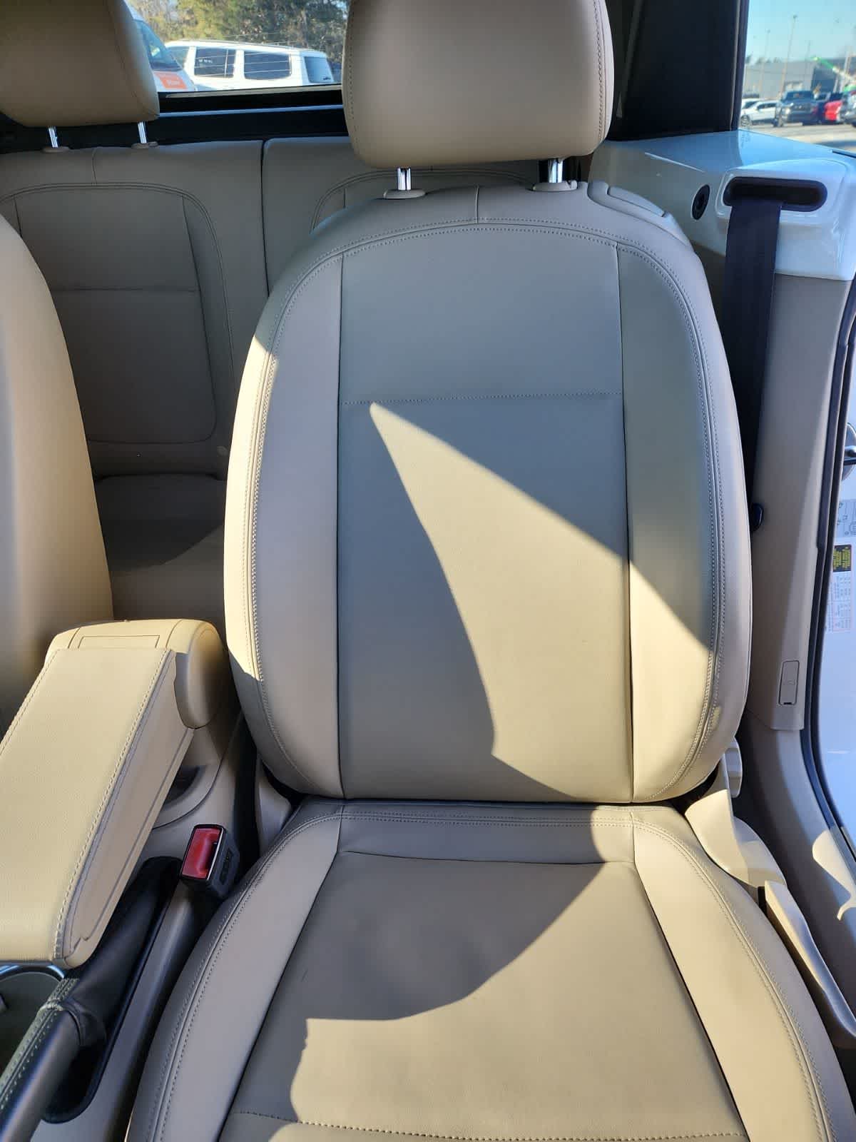 Thumbnail: 2013 Volkswagen Beetle - 14