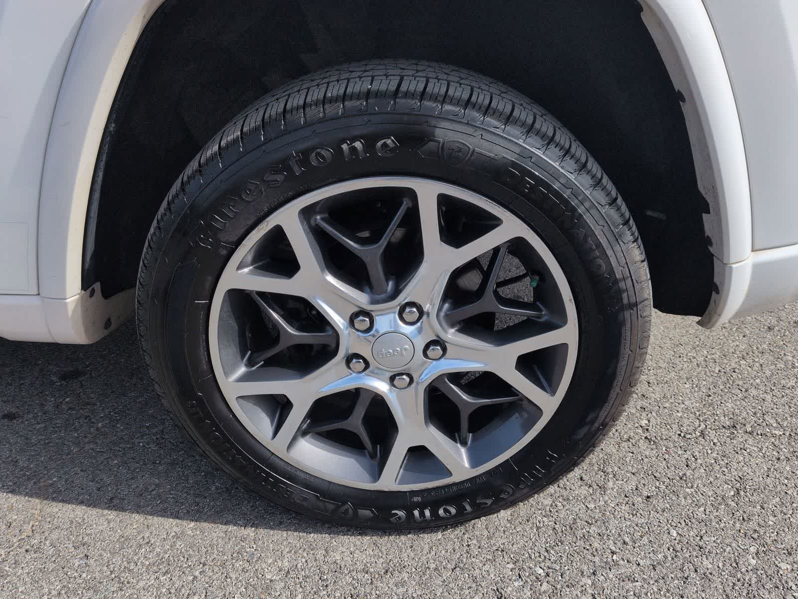 Thumbnail: 2019 Jeep Grand Cherokee - 14