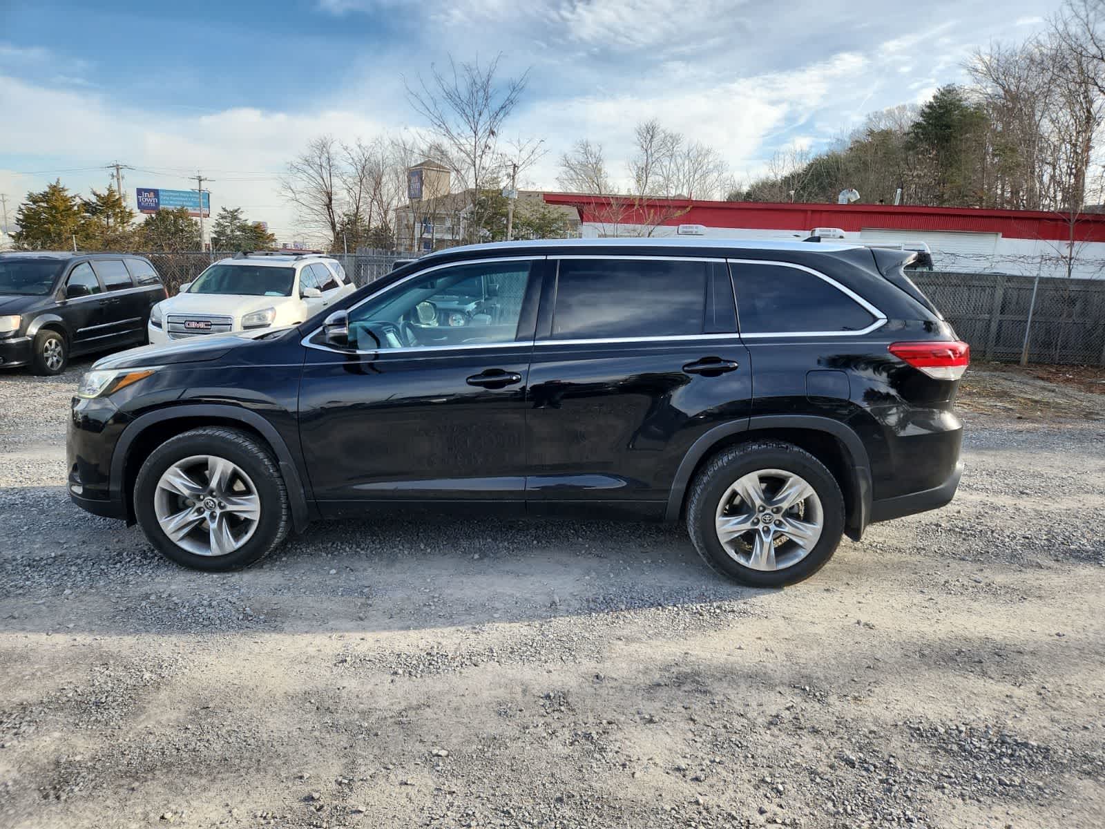 Thumbnail: 2018 Toyota Highlander - 2