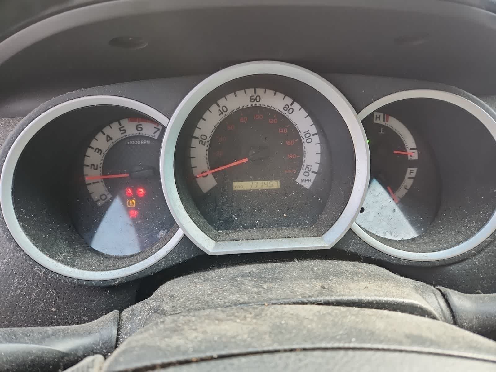 Thumbnail: 2012 Toyota Tacoma - 9