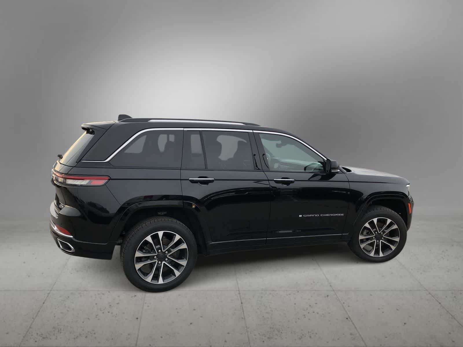 Thumbnail: 2022 Jeep Grand Cherokee - 7