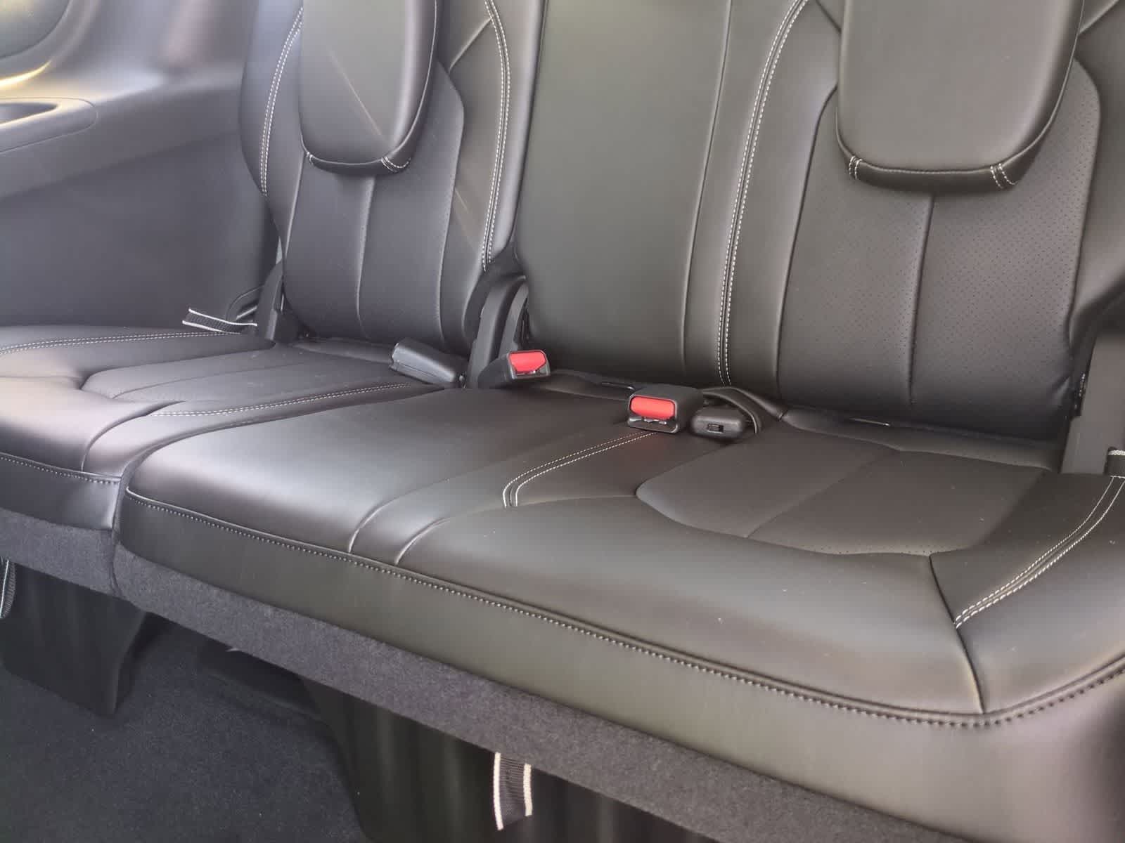 Thumbnail: 2027 Chrysler Pacifica - 36