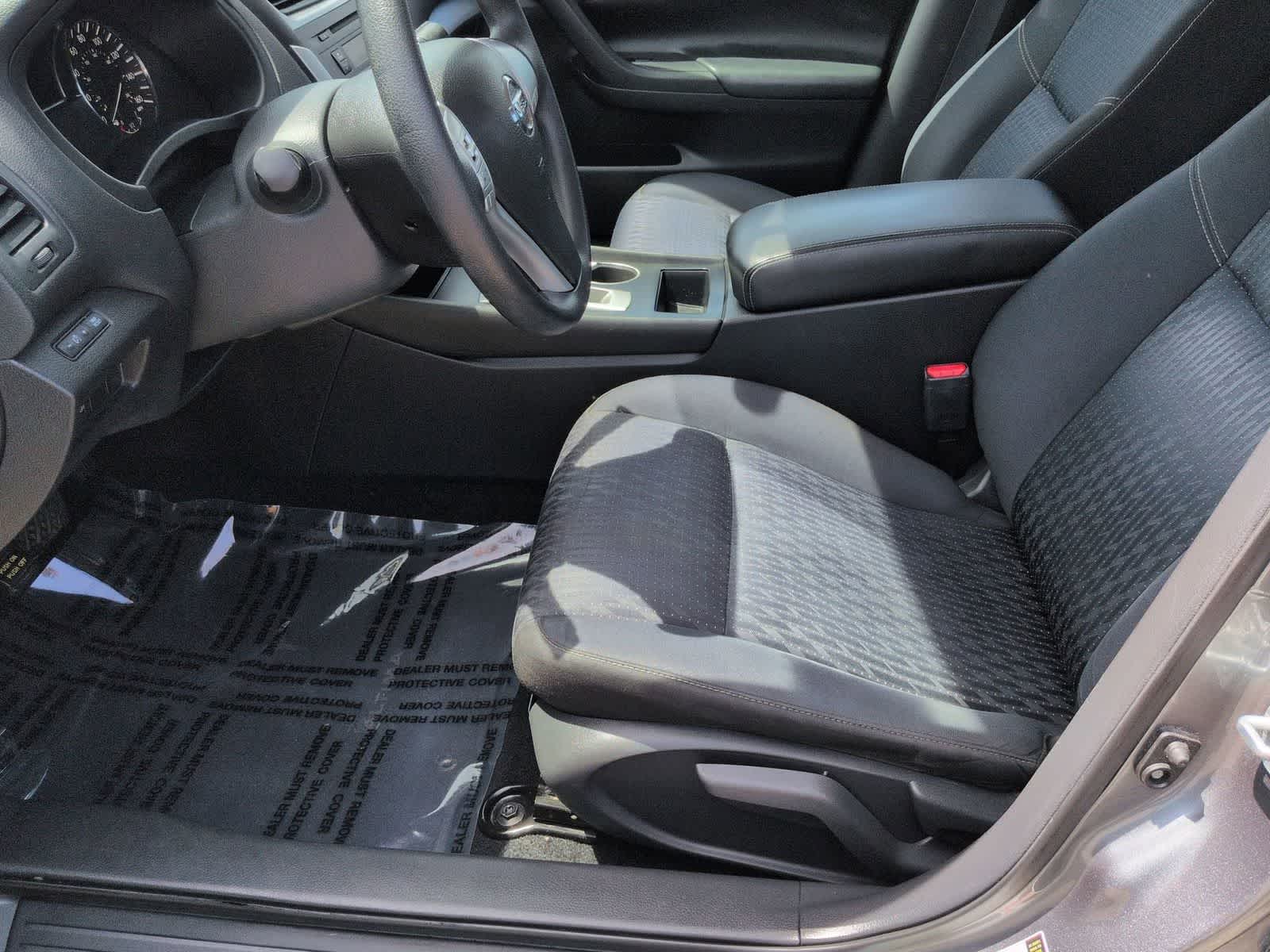Thumbnail: 2016 Nissan Altima - 17