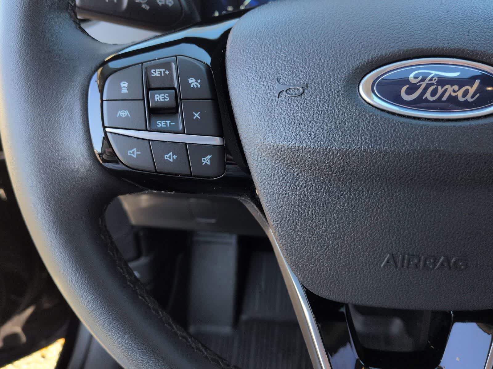 Thumbnail: 2022 Ford Escape - 14