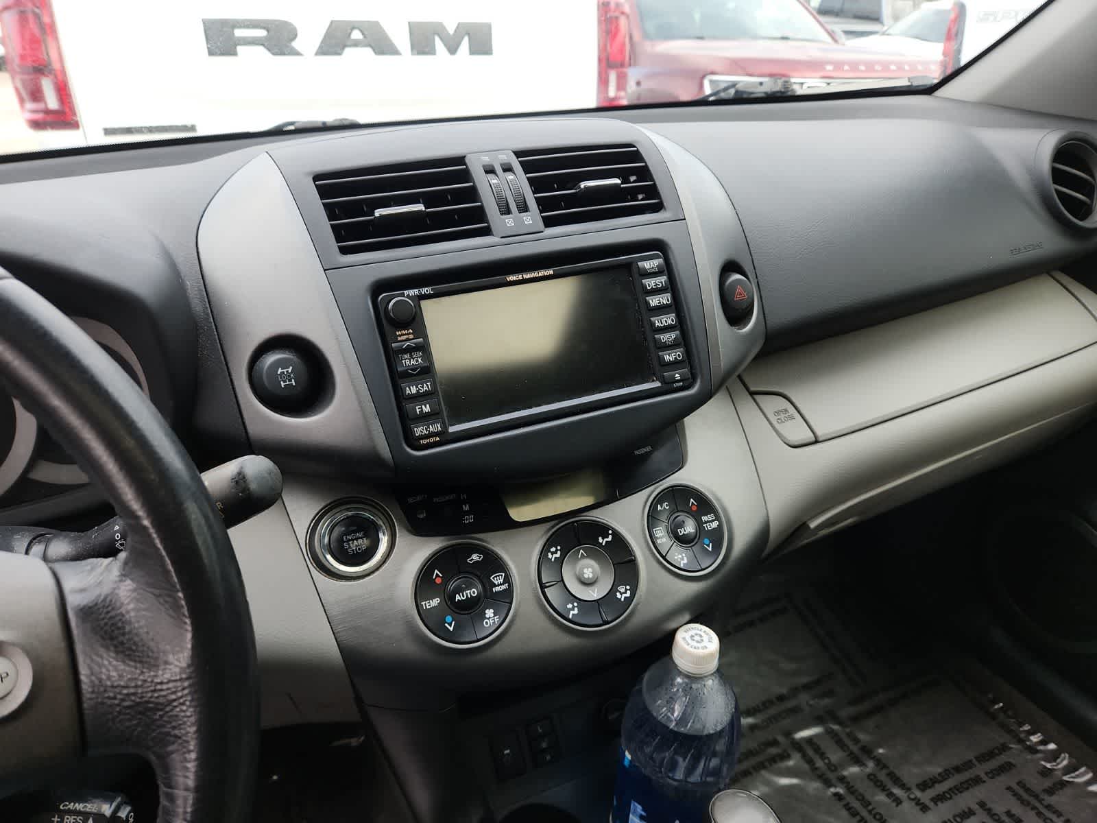 Thumbnail: 2011 Toyota RAV4 - 6