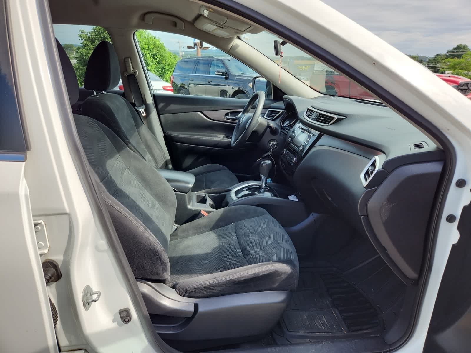 Thumbnail: 2016 Nissan Rogue - 21