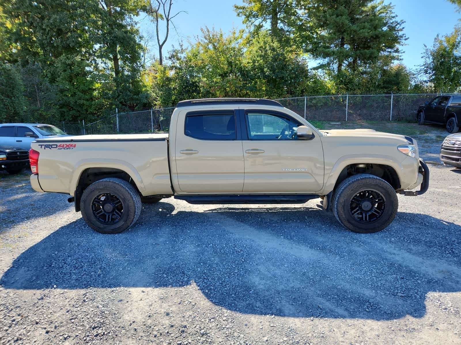 Thumbnail: 2017 Toyota Tacoma - 7