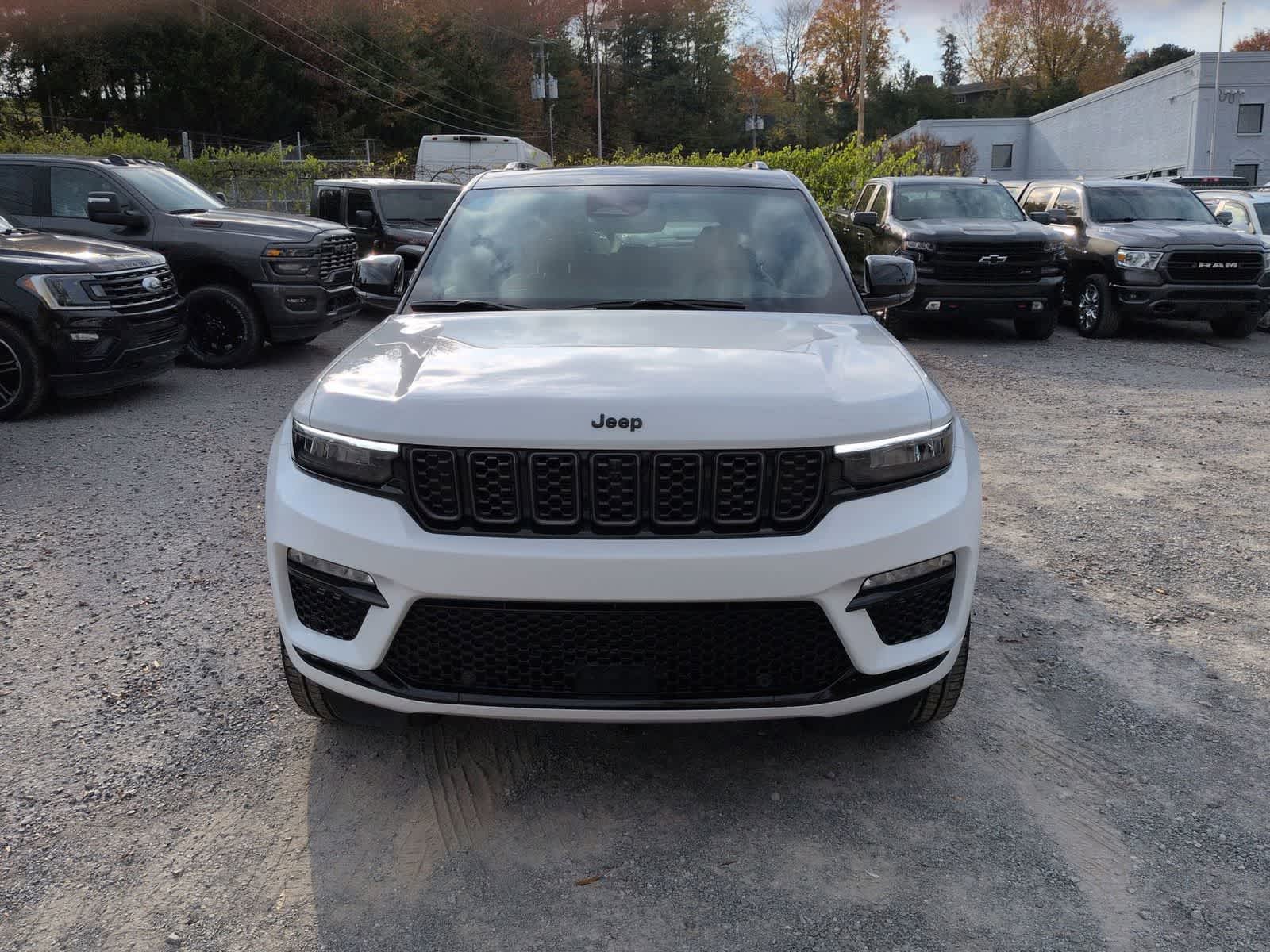 Thumbnail: 2025 Jeep Grand Cherokee - 3