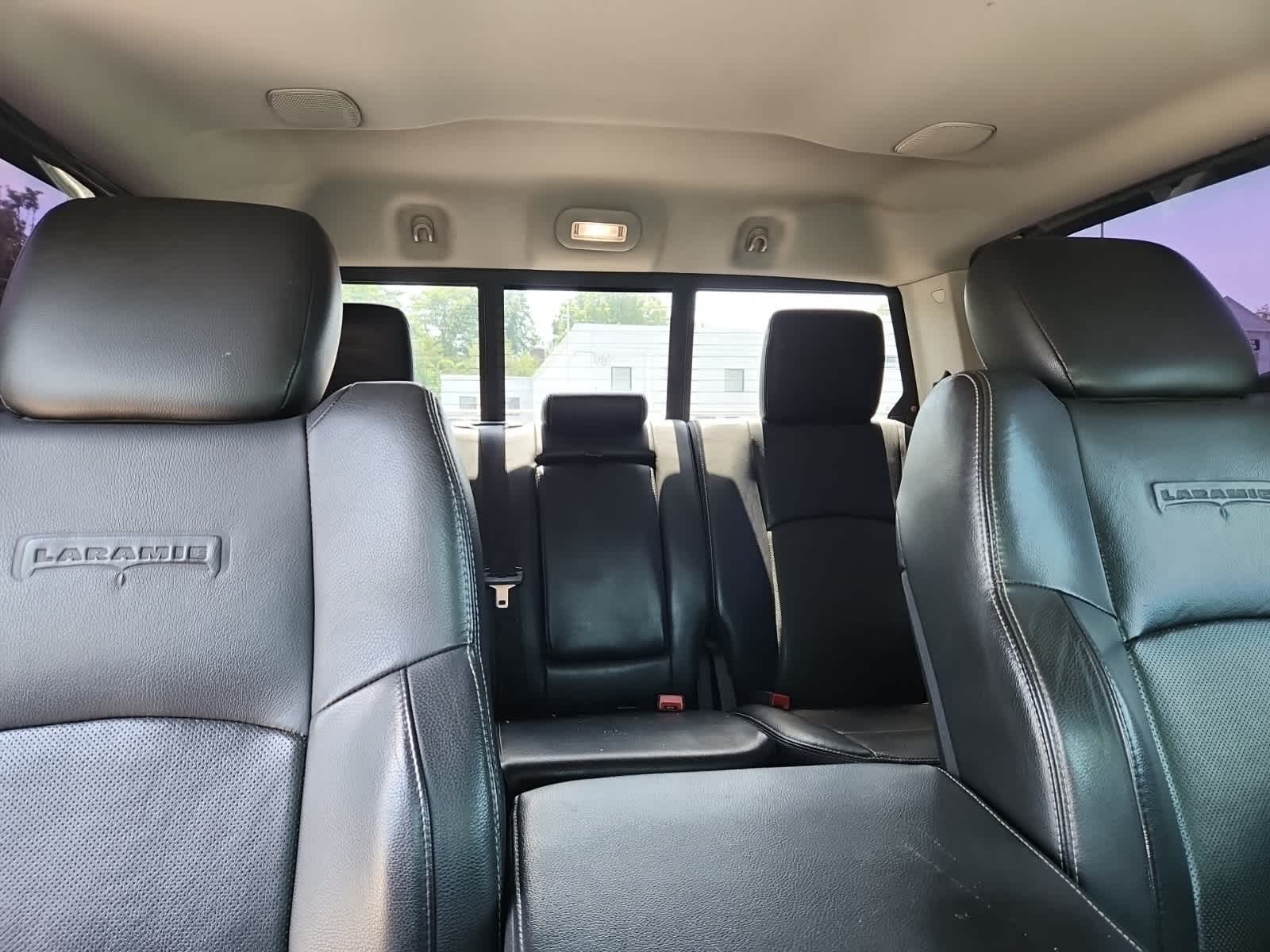 2014 RAM 3500 Laramie 19
