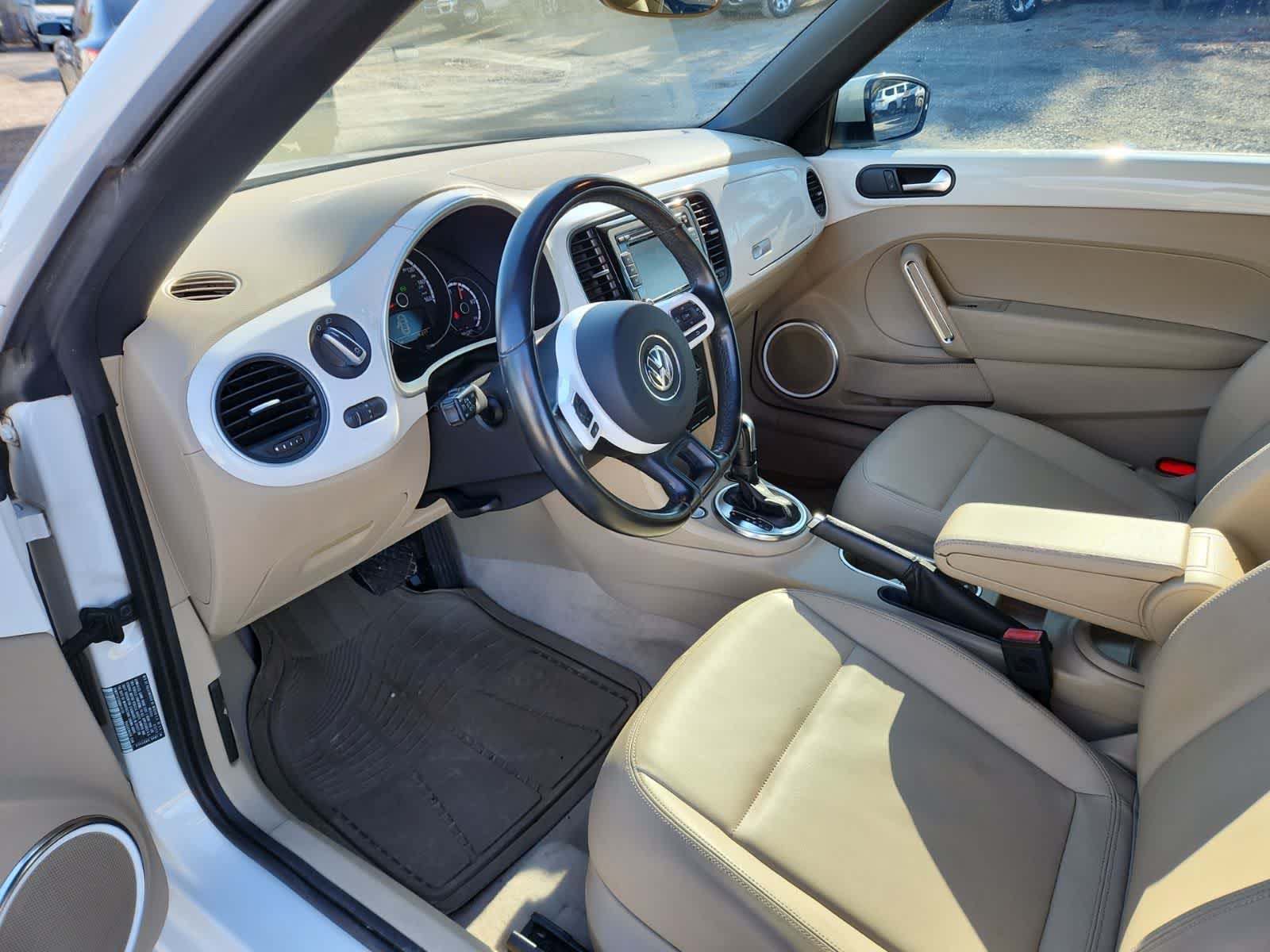 Thumbnail: 2013 Volkswagen Beetle - 13