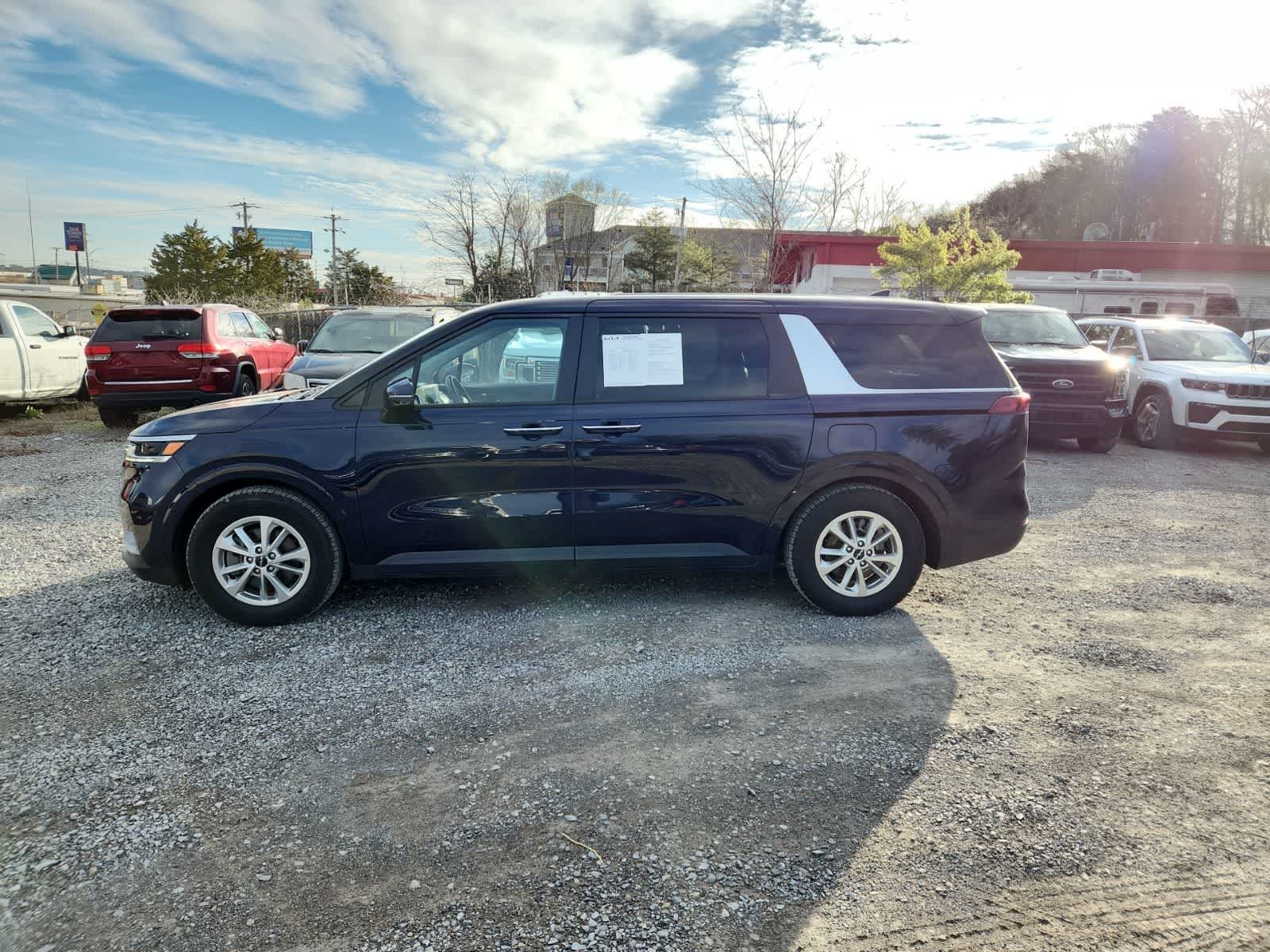 Thumbnail: 2022 Kia Carnival - 2