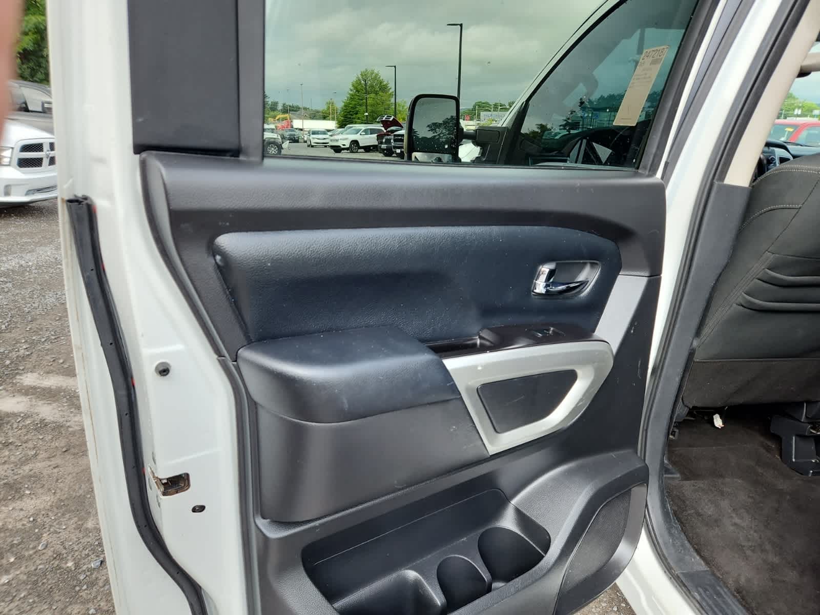 Thumbnail: 2019 Nissan Titan - 24