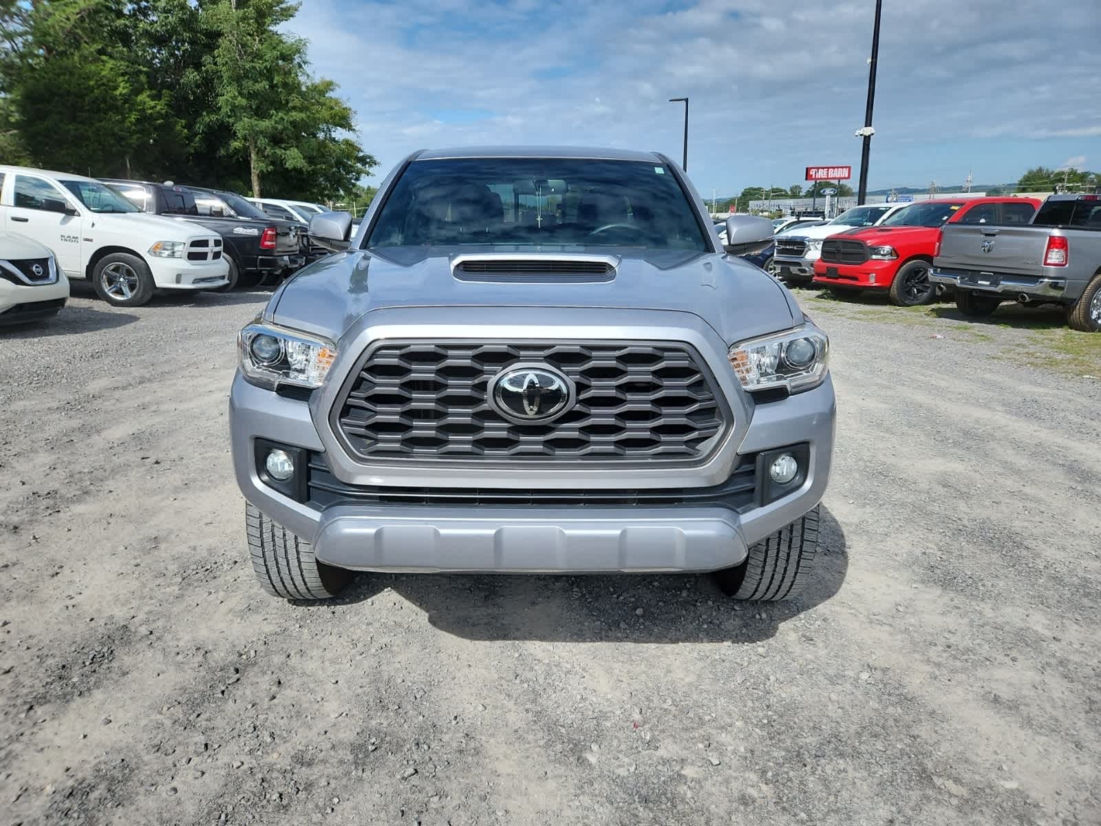 Thumbnail: 2016 Toyota Tacoma - 8