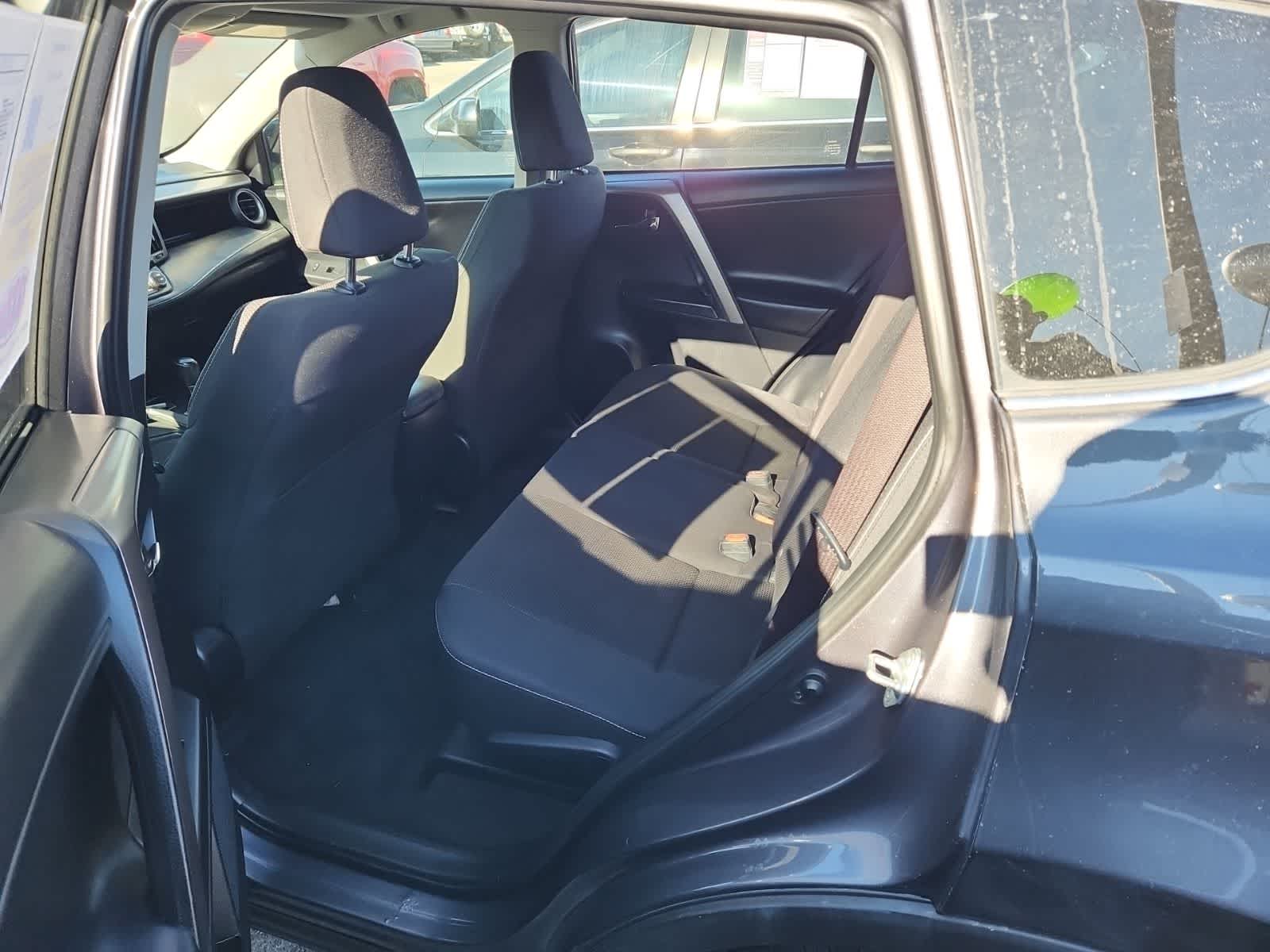 Thumbnail: 2017 Toyota RAV4 - 25