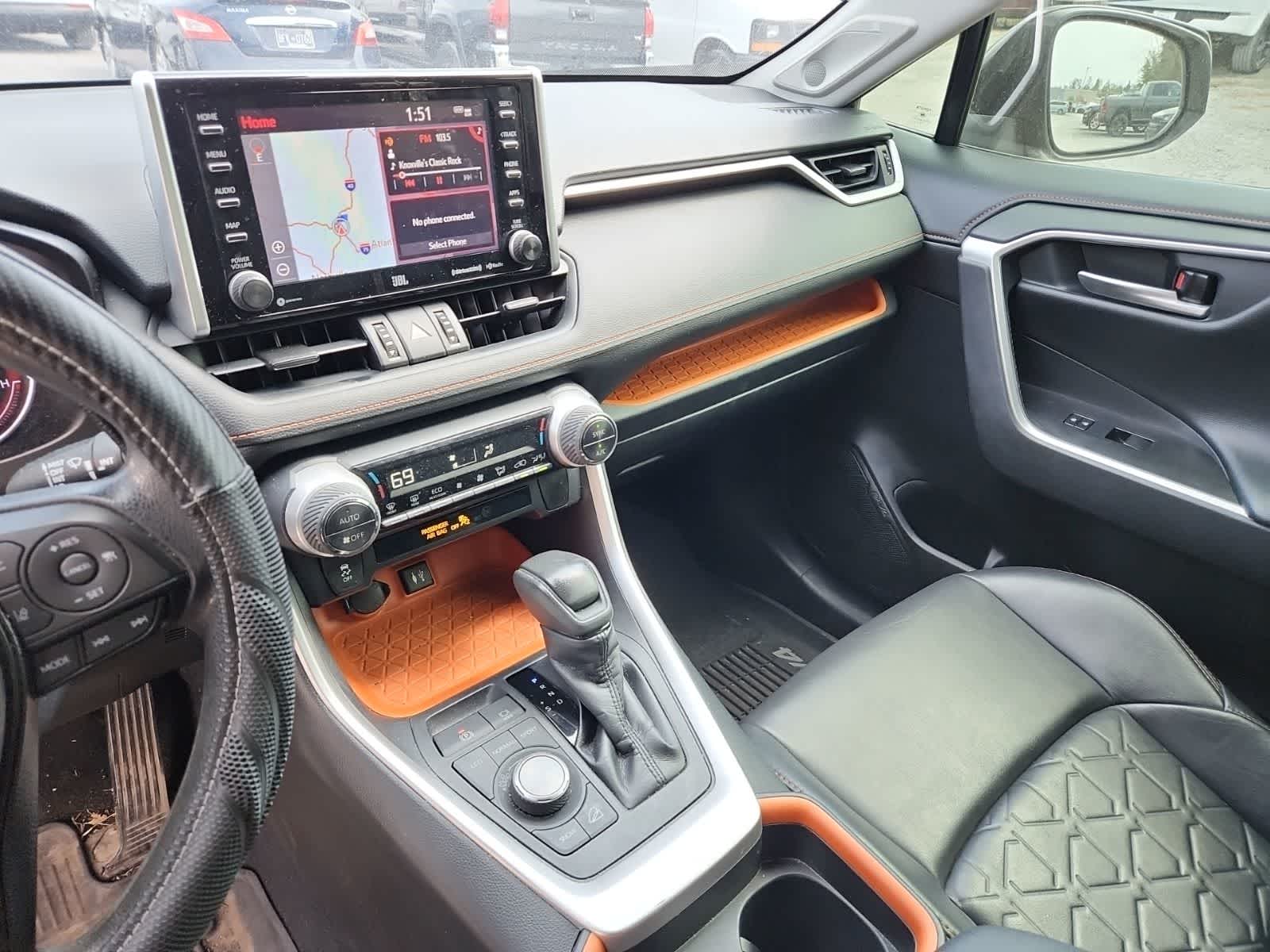 Thumbnail: 2019 Toyota RAV4 - 10