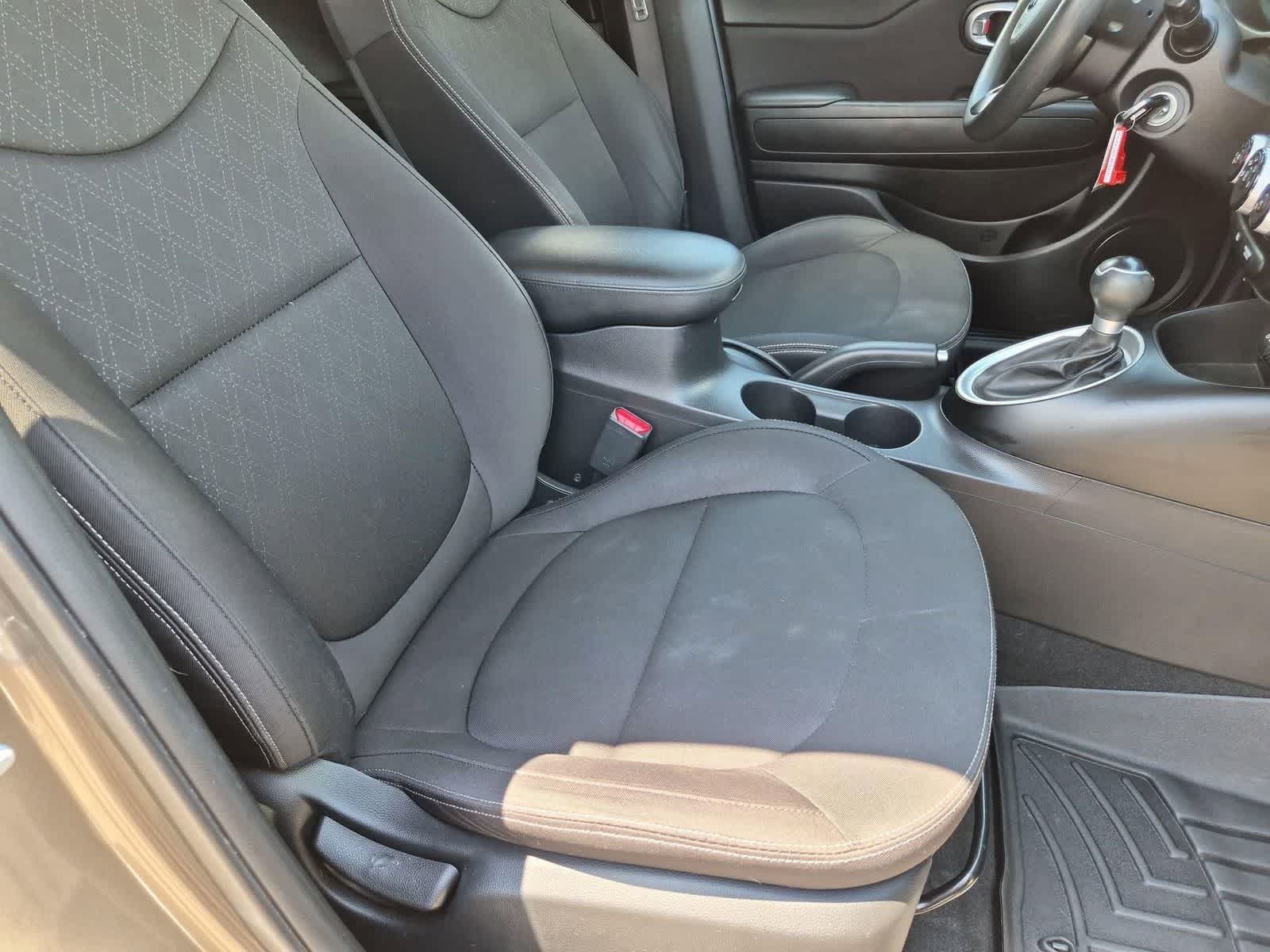 Thumbnail: 2015 Kia Soul - 21