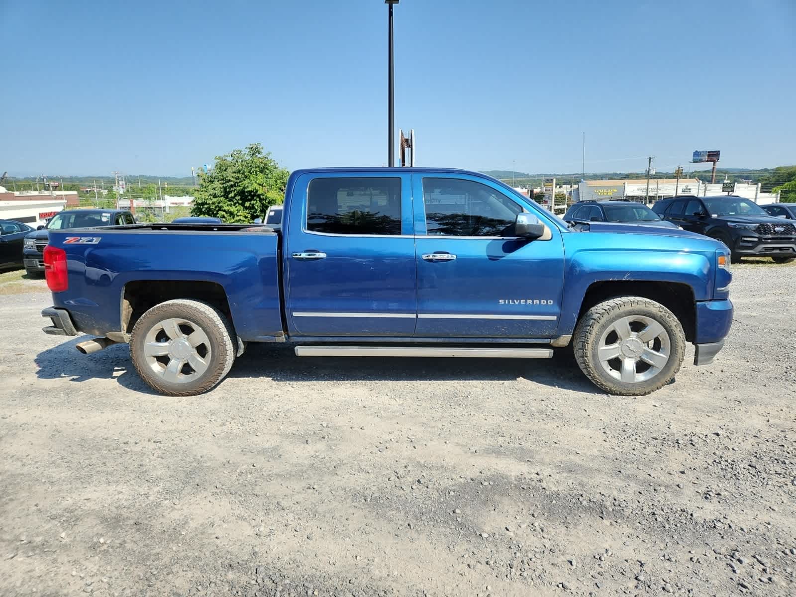 Thumbnail: 2017 Chevrolet Silverado 1500 - 6