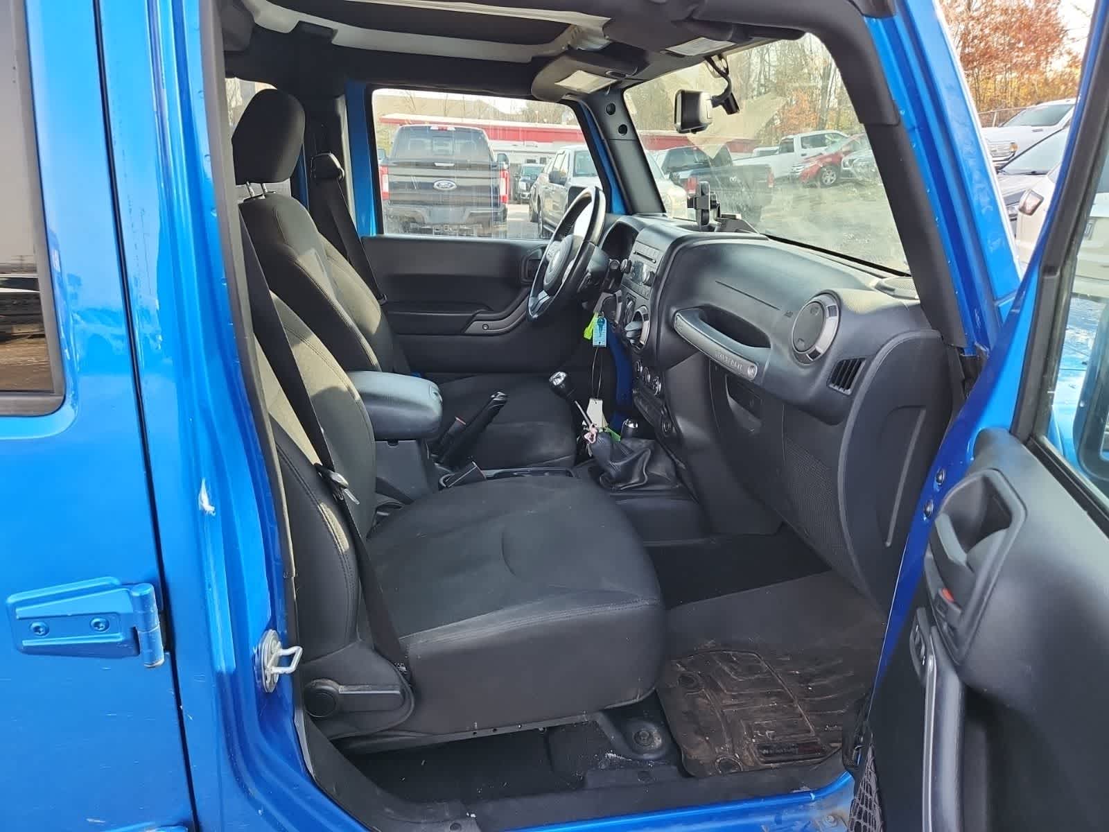 Thumbnail: 2016 Jeep Wrangler - 21