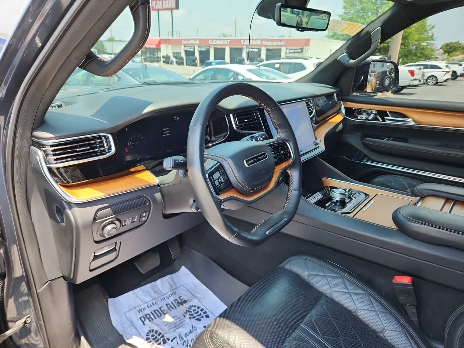2023 Jeep Grand Wagoneer L Series III 13