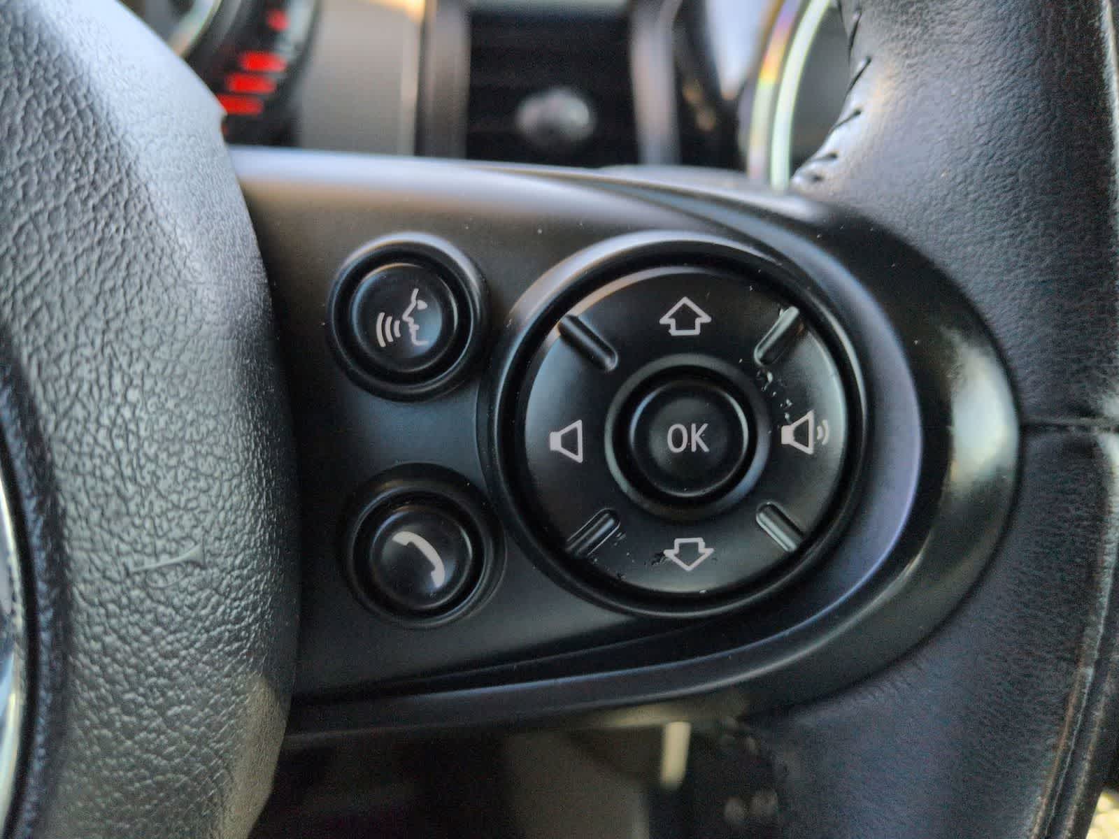 Thumbnail: 2015 MINI Cooper Hardtop - 23
