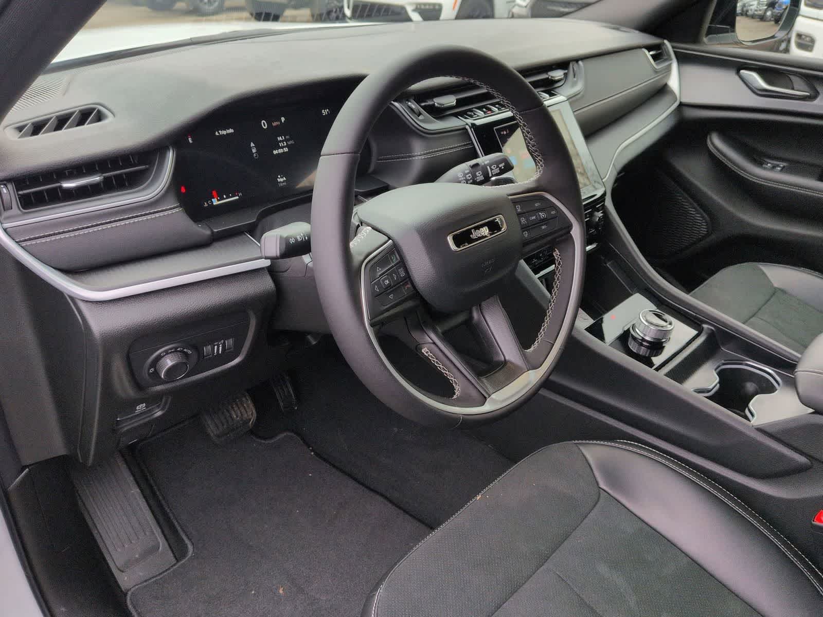 Thumbnail: 2025 Jeep Grand Cherokee L - 10