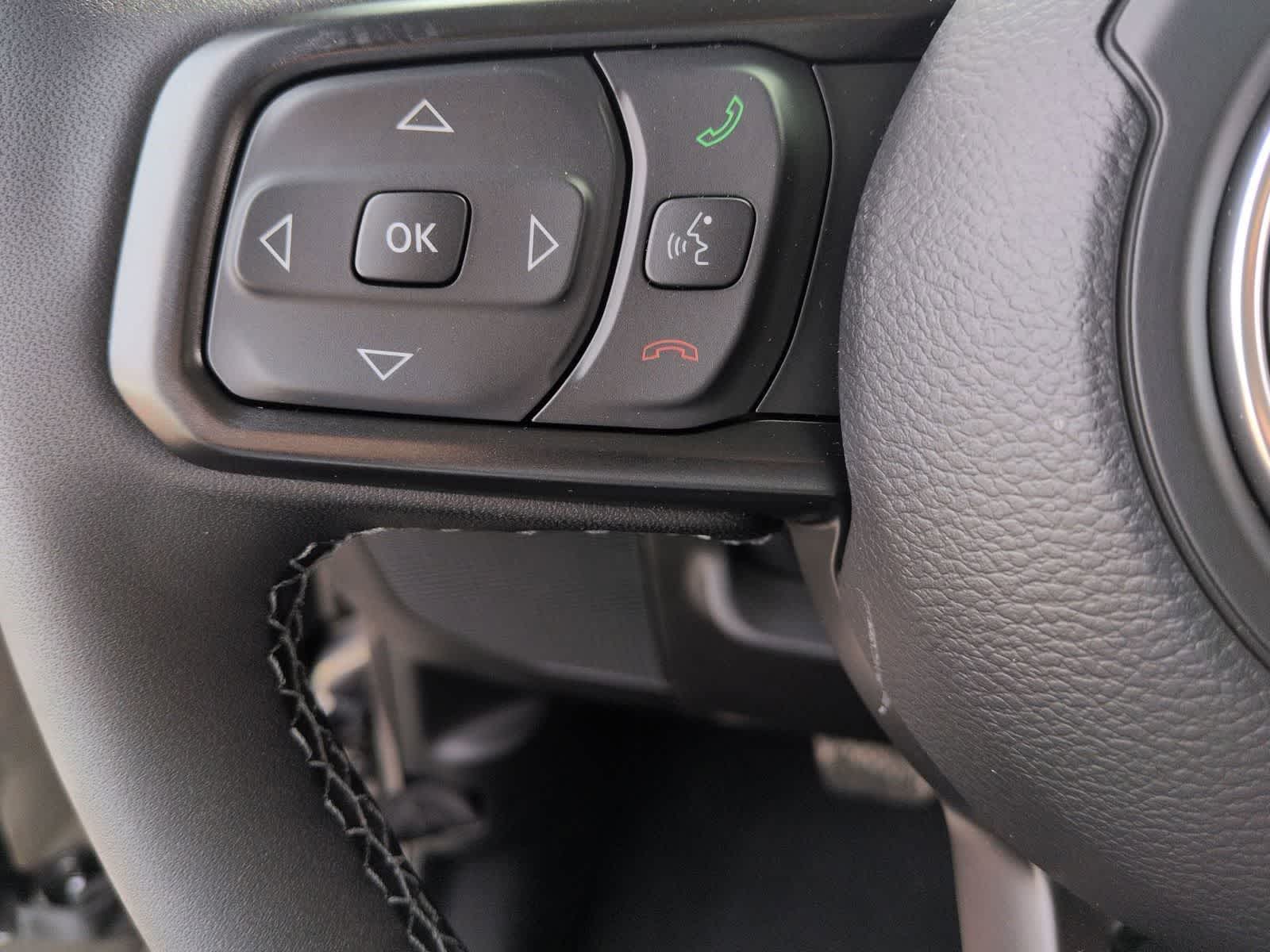 Thumbnail: 2026 Jeep Gladiator - 15