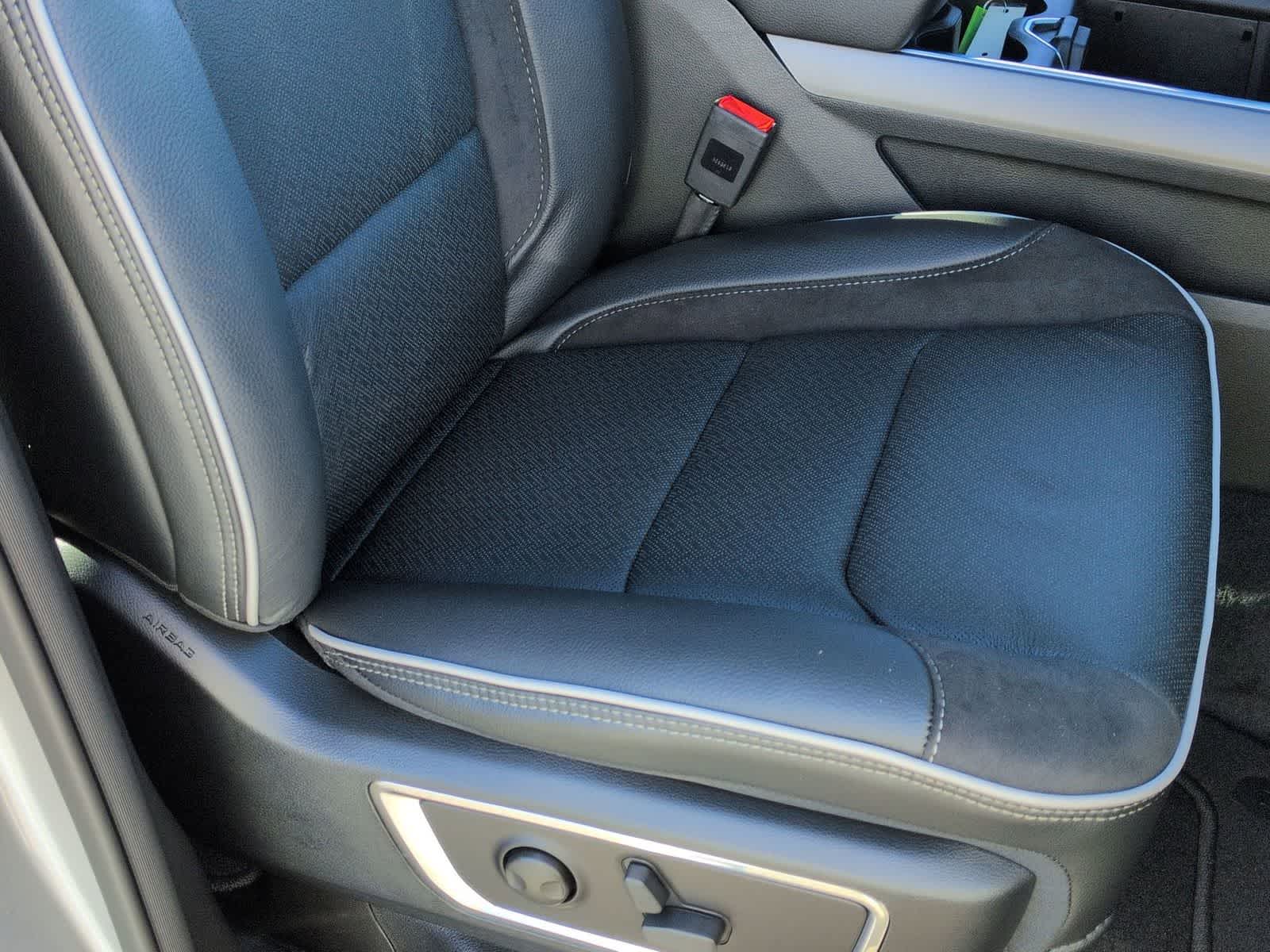 Thumbnail: 2026 RAM 1500 - 9