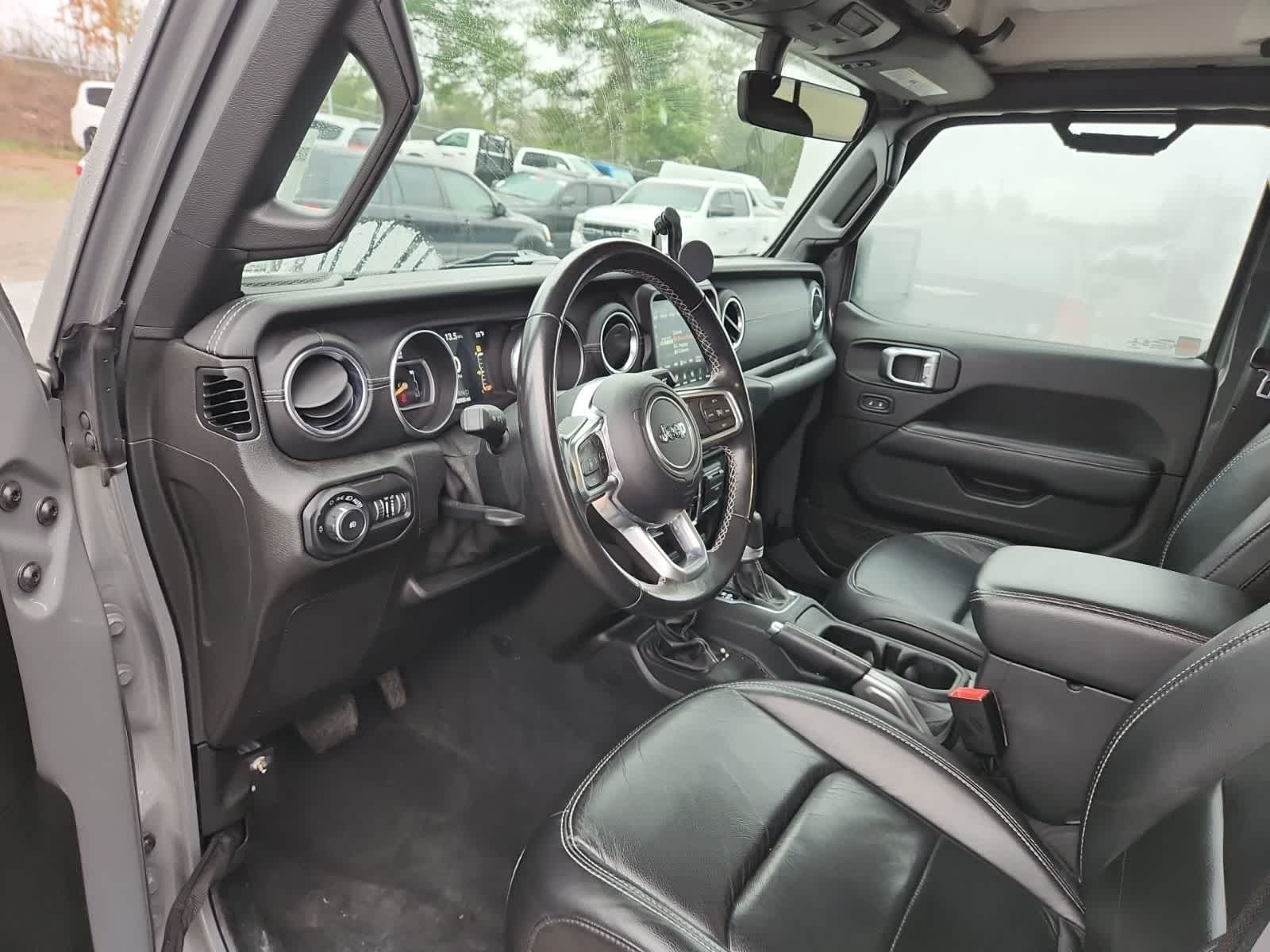 Thumbnail: 2019 Jeep Wrangler - 13