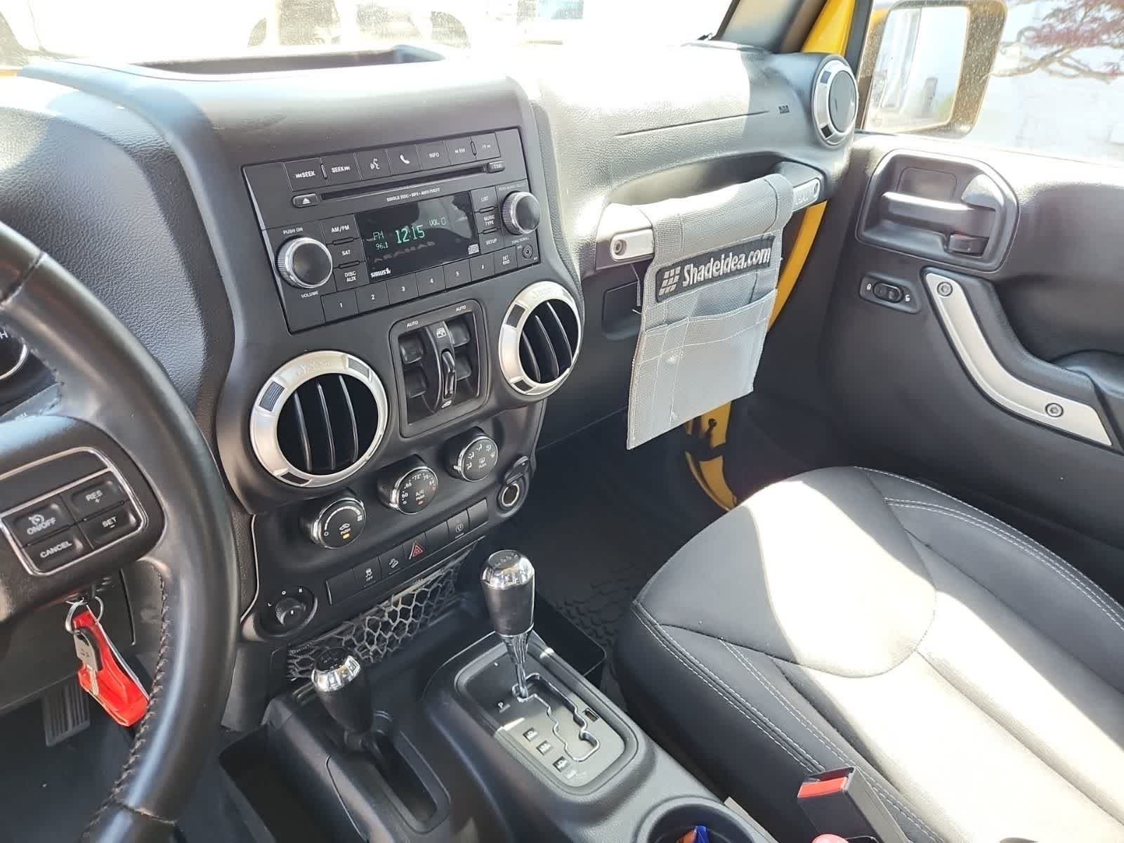 Thumbnail: 2015 Jeep Wrangler - 10