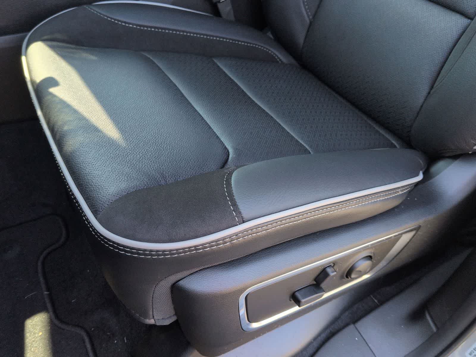 Thumbnail: 2026 RAM 1500 - 15