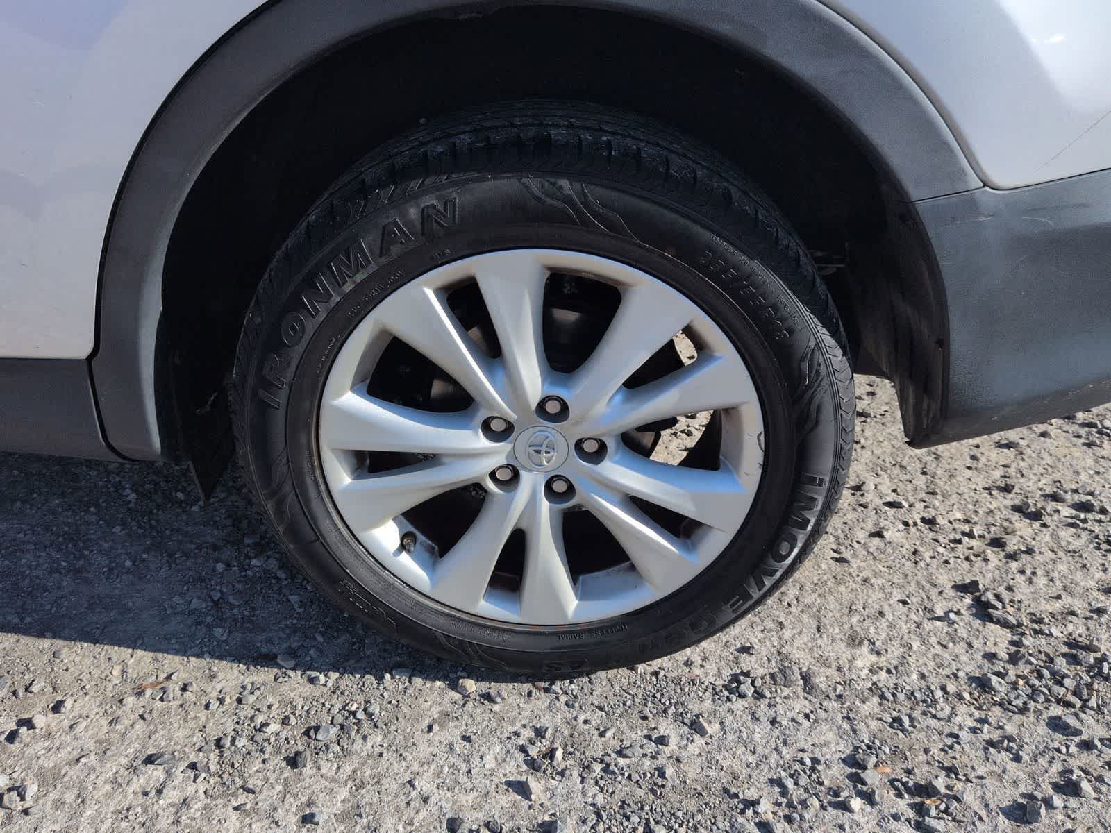 Thumbnail: 2015 Toyota RAV4 - 13