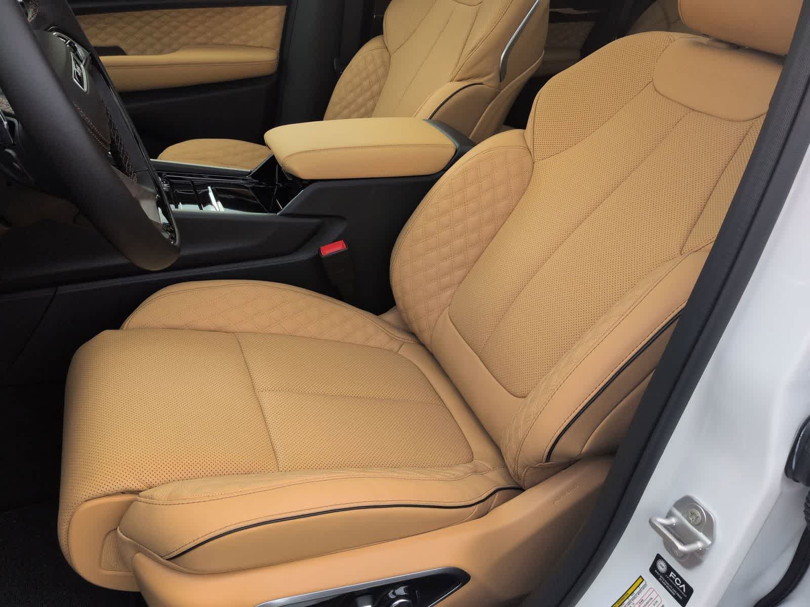 Thumbnail: 2025 Jeep Grand Cherokee - 15