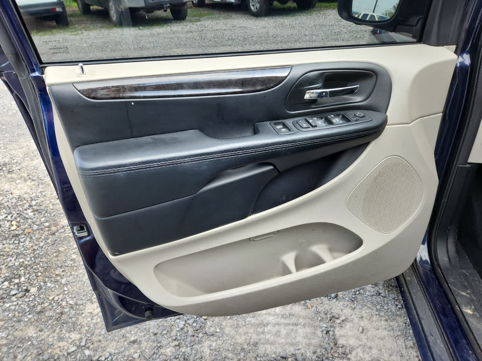 Thumbnail: 2017 Dodge Grand Caravan - 16