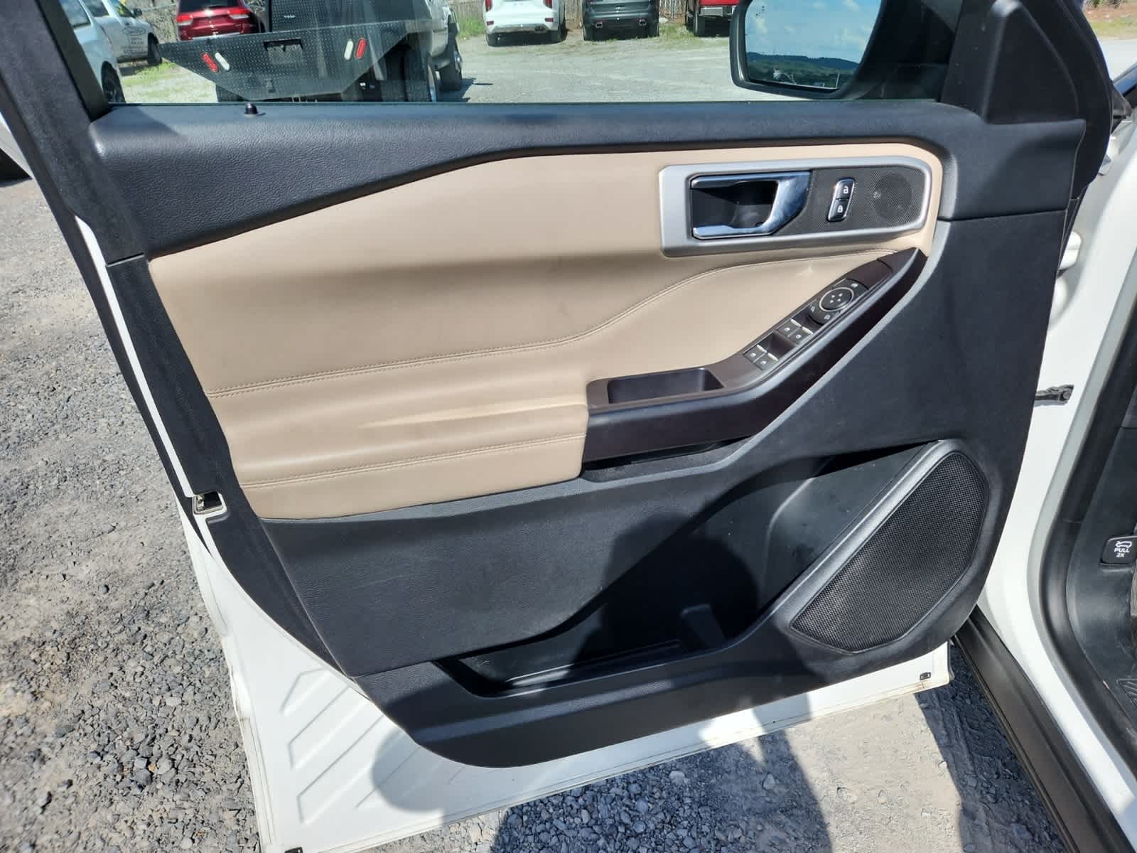 Thumbnail: 2020 Ford Explorer - 16