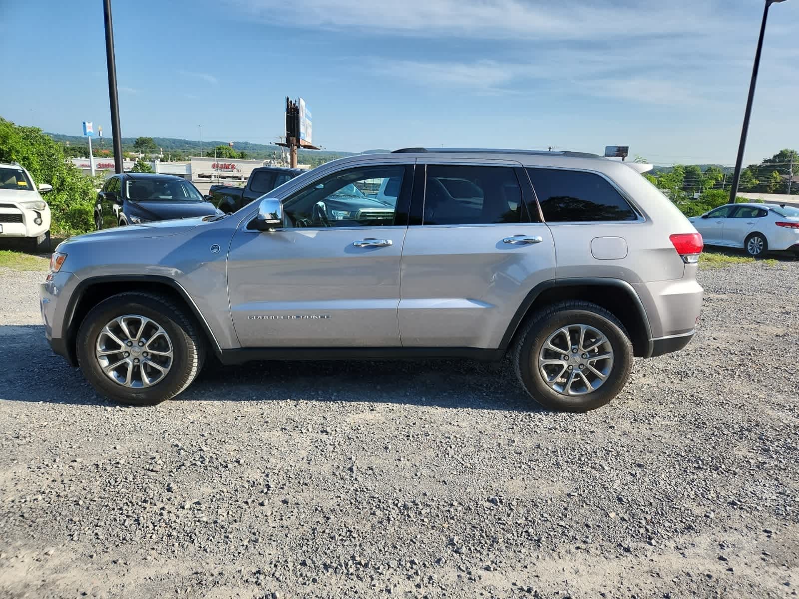 Thumbnail: 2015 Jeep Grand Cherokee - 2