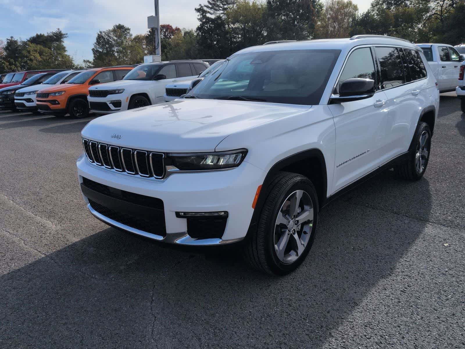 Thumbnail: 2025 Jeep Grand Cherokee L - 4