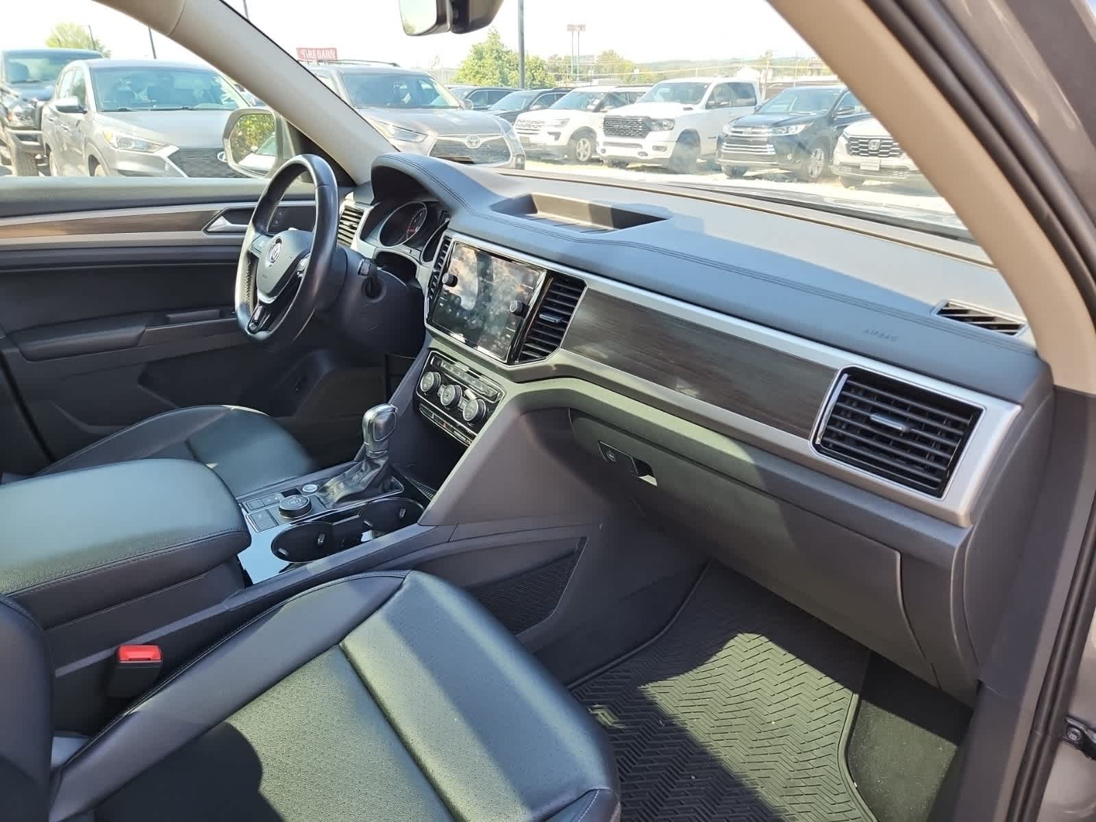 Thumbnail: 2018 Volkswagen Atlas - 17