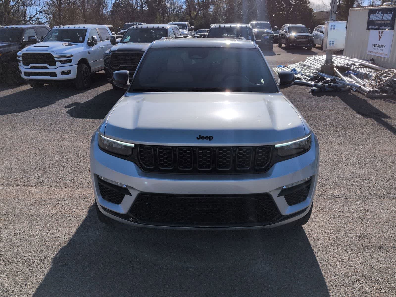 Thumbnail: 2025 Jeep Grand Cherokee - 3