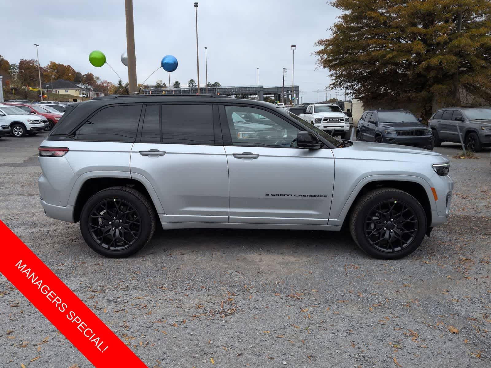 Thumbnail: 2025 Jeep Grand Cherokee - 9