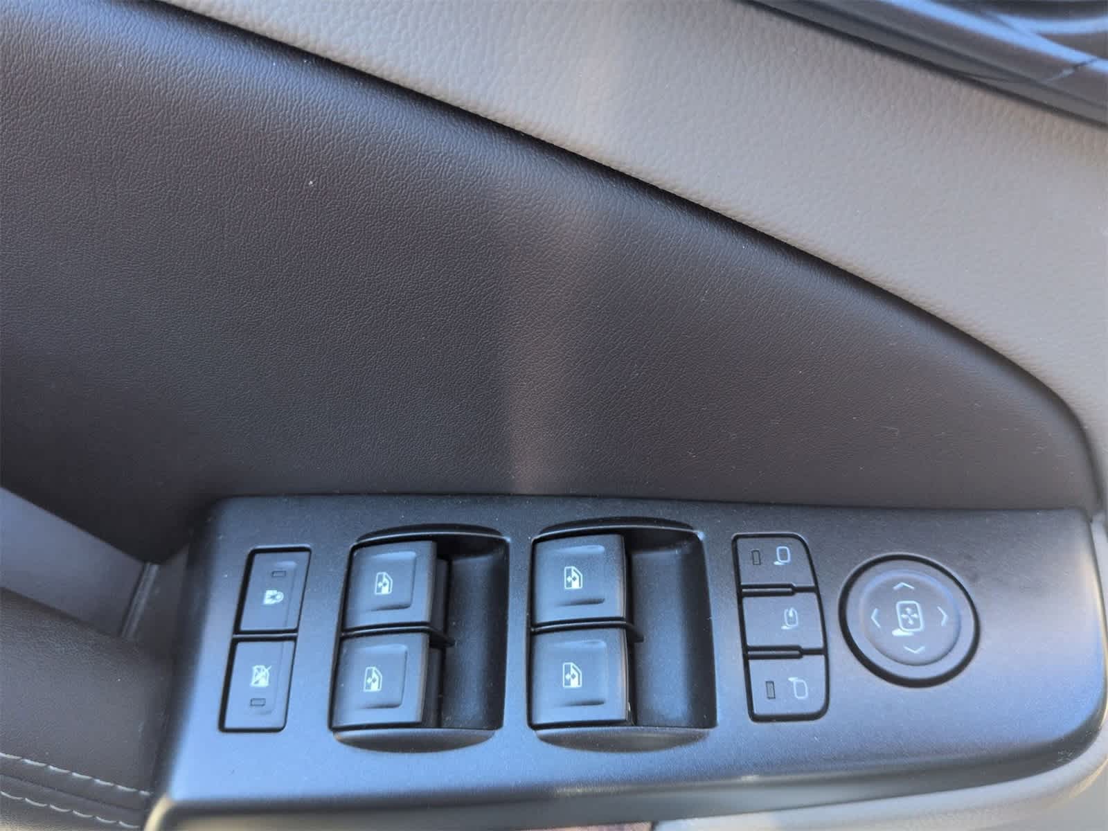 Thumbnail: 2017 Chevrolet Tahoe - 17