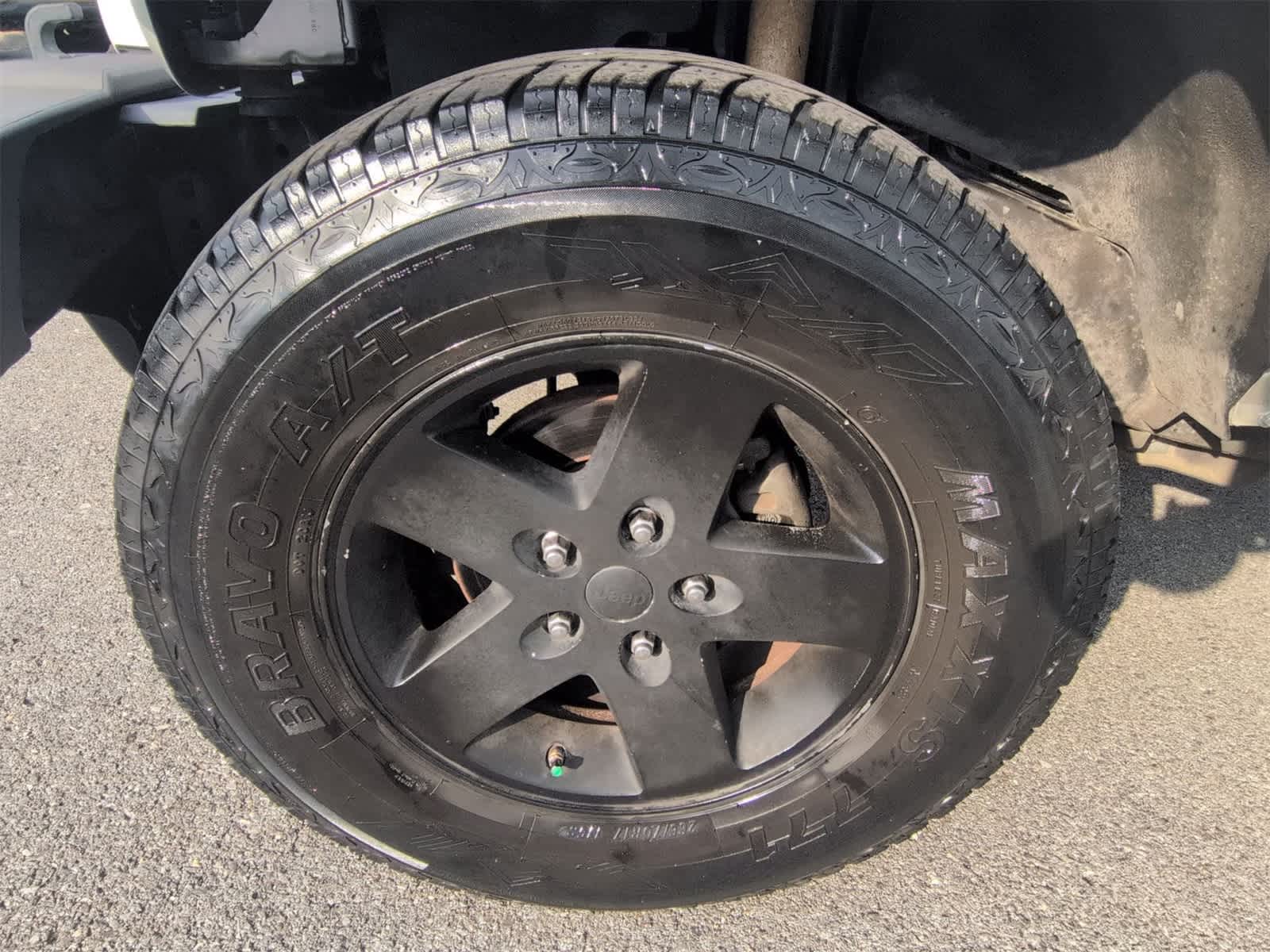 Thumbnail: 2010 Jeep Wrangler - 13