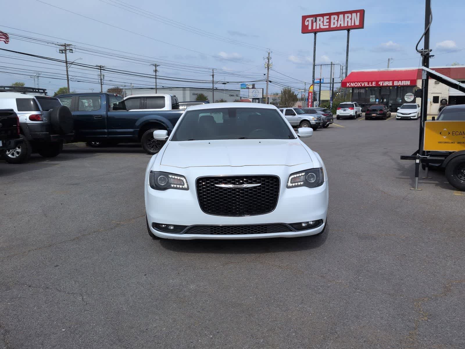 Thumbnail: 2019 Chrysler 300 - 3